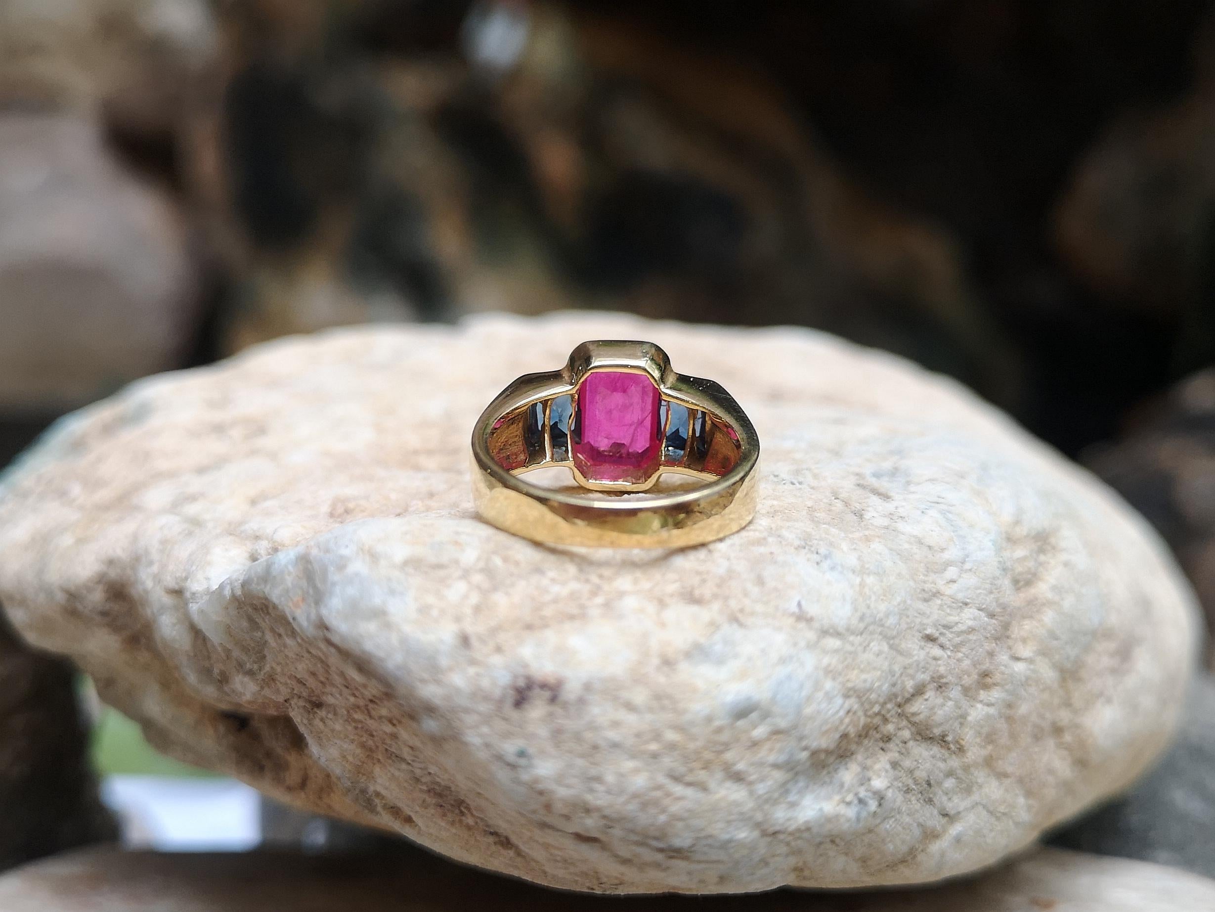 Ruby with Blue Sapphire  Ring set in 18 Karat Gold Settings For Sale 5
