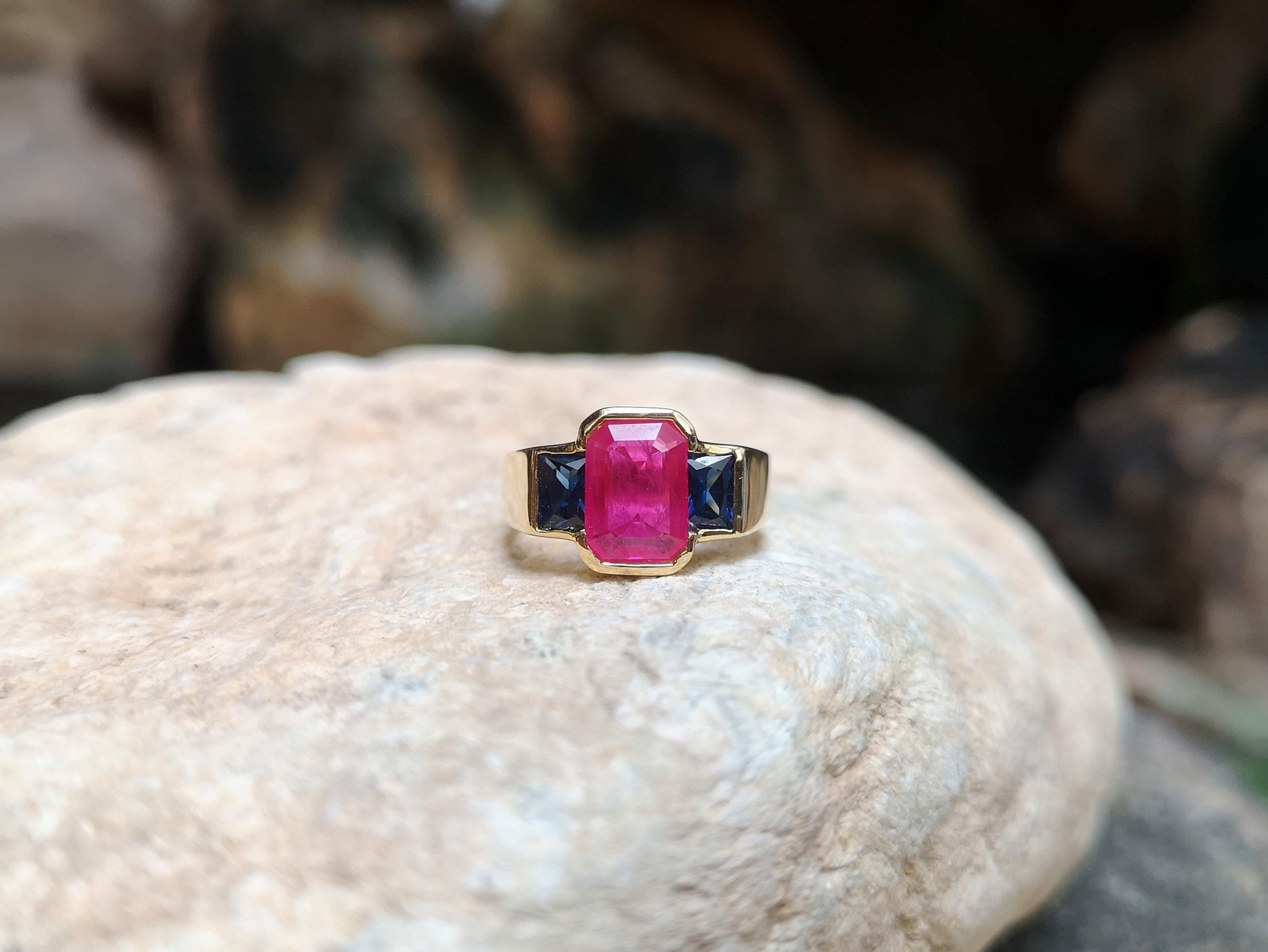 Ruby with Blue Sapphire  Ring set in 18 Karat Gold Settings For Sale 2