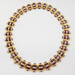 Collier en or 18 carats avec rubis cabochon et diamants