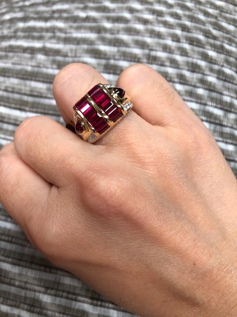Anillo de rubí con diamante y rubí cabujón engastado en oro de 18 quilates en venta 2