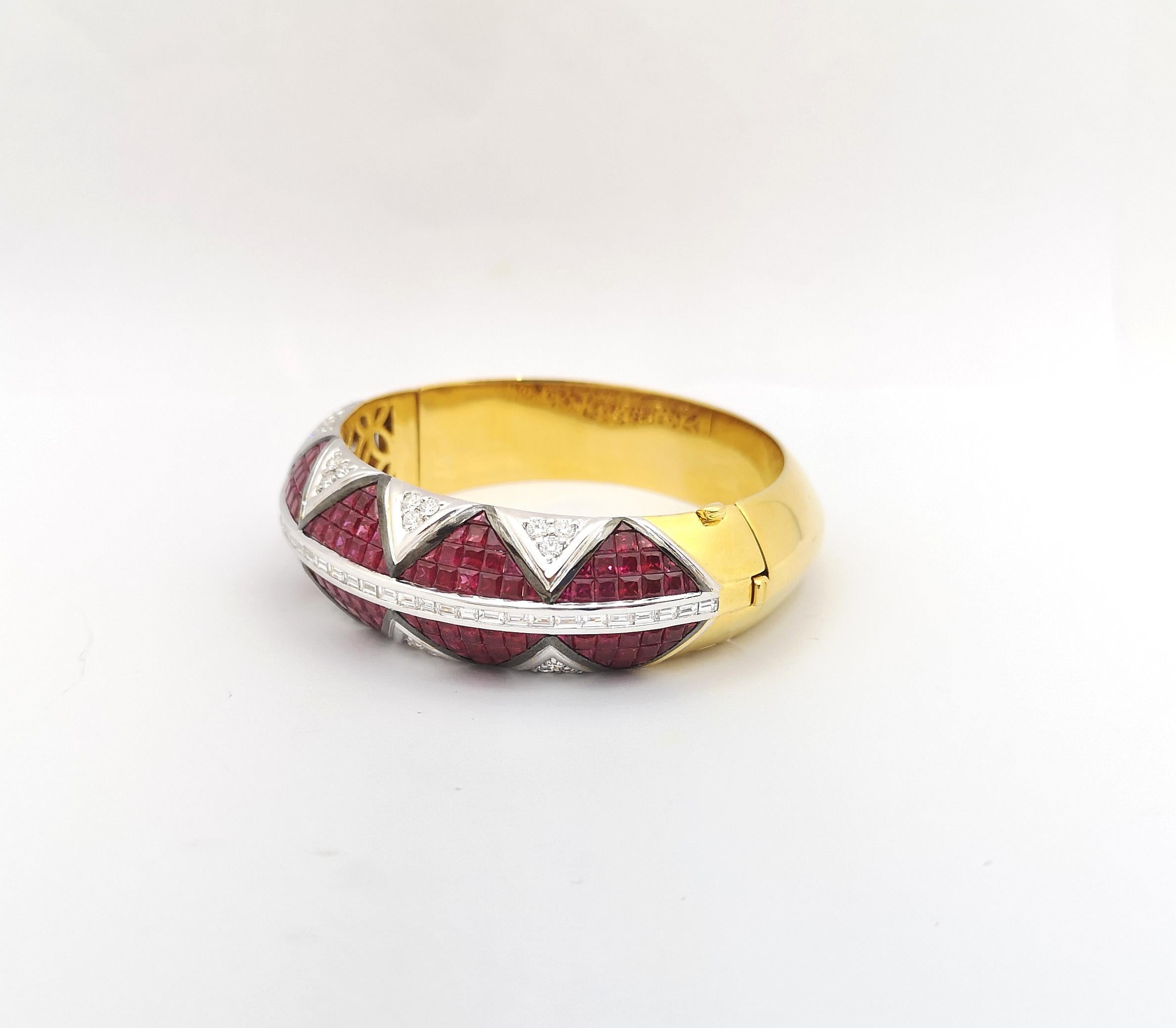 Brazalete de rubí con diamantes engastado en oro de 18 quilates en venta 4