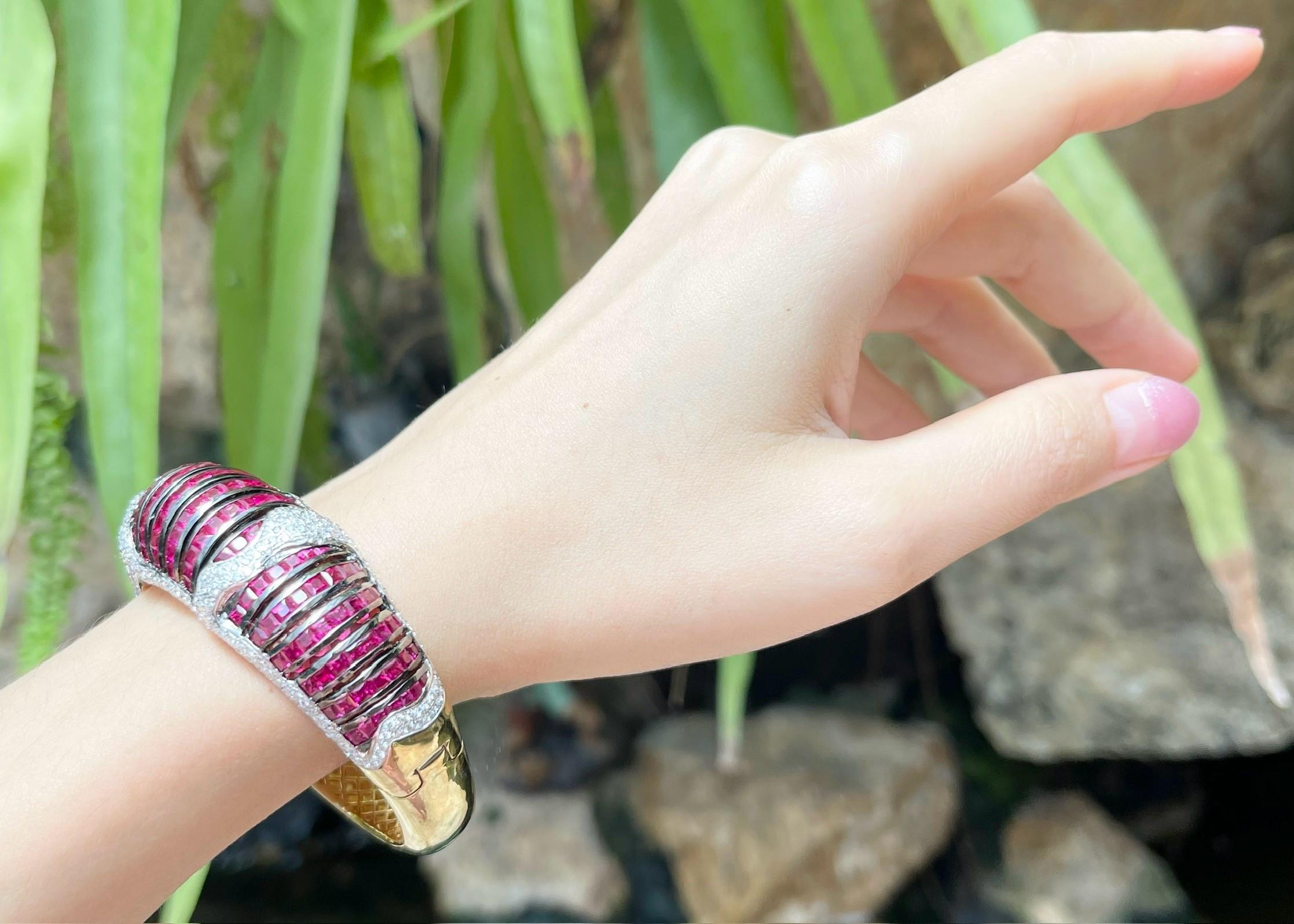 Brazalete de rubí con diamantes engastado en oro de 18 quilates Corte princesa en venta