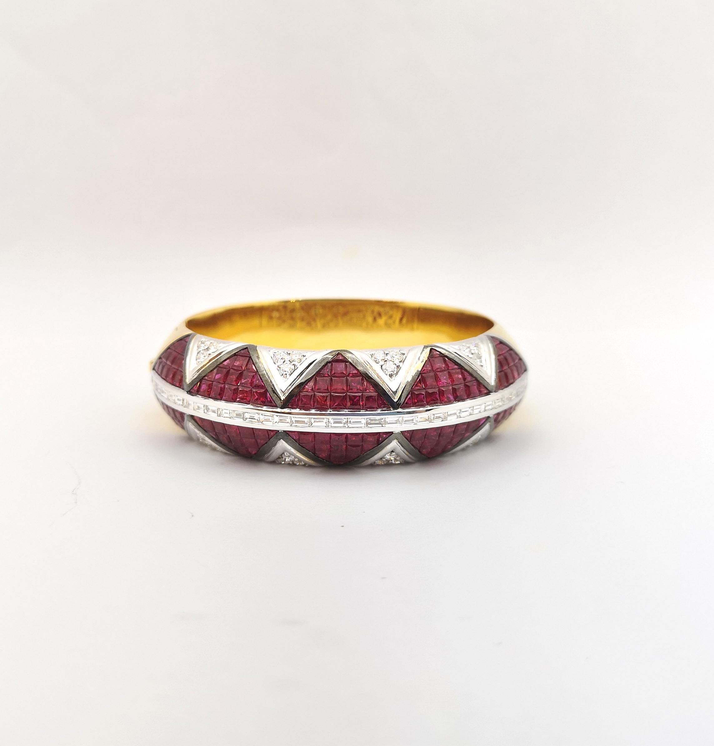 Brazalete de rubí con diamantes engastado en oro de 18 quilates en venta 3