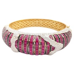 Brazalete de rubí con diamantes engastado en oro de 18 quilates