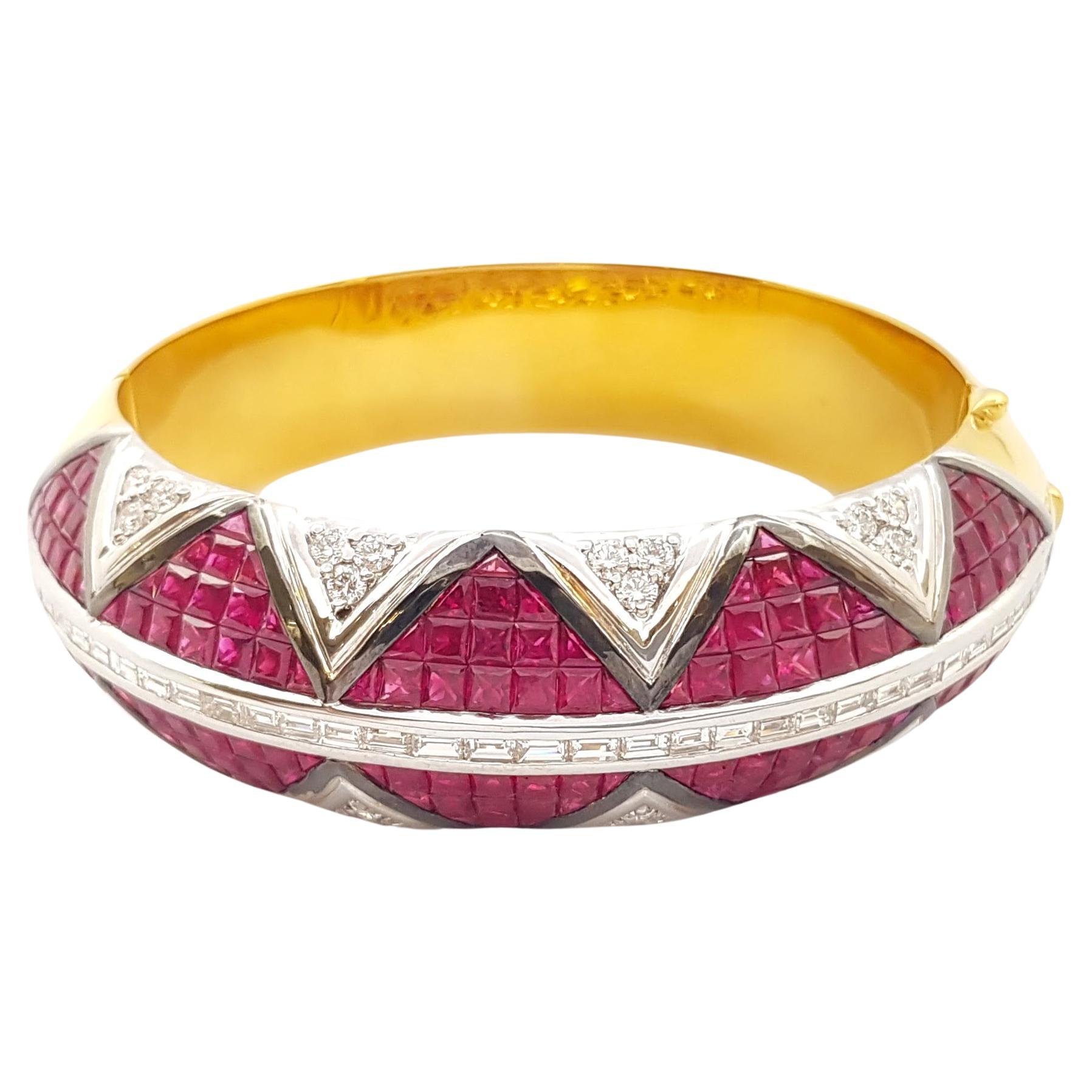 Brazalete de rubí con diamantes engastado en oro de 18 quilates en venta