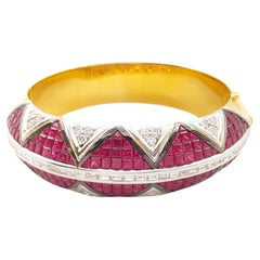 Brazalete de rubí con diamantes engastado en oro de 18 quilates