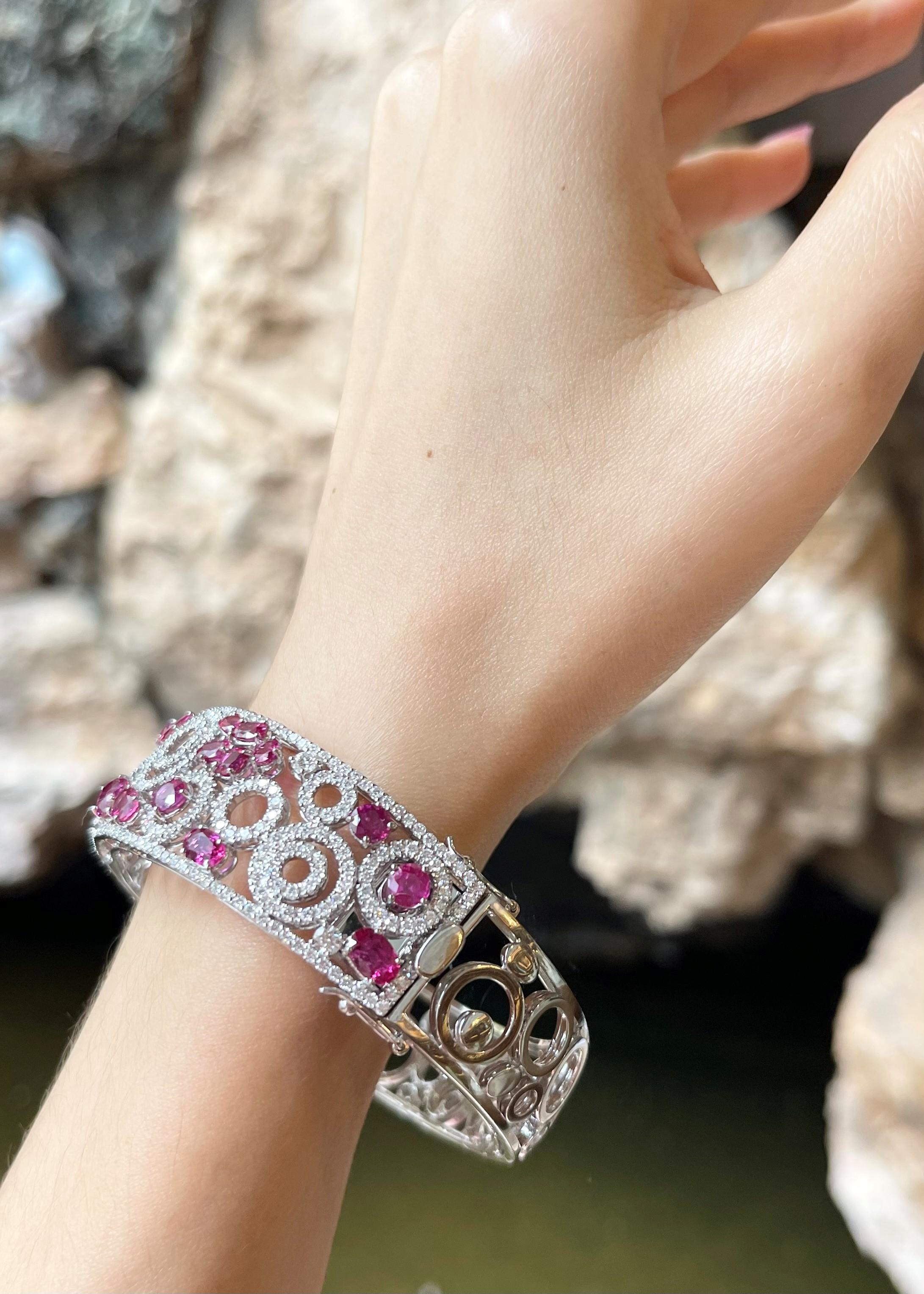 Oval Cut Unheated Ruby with Diamond Bangle set in 18K White Gold Settings For Sale