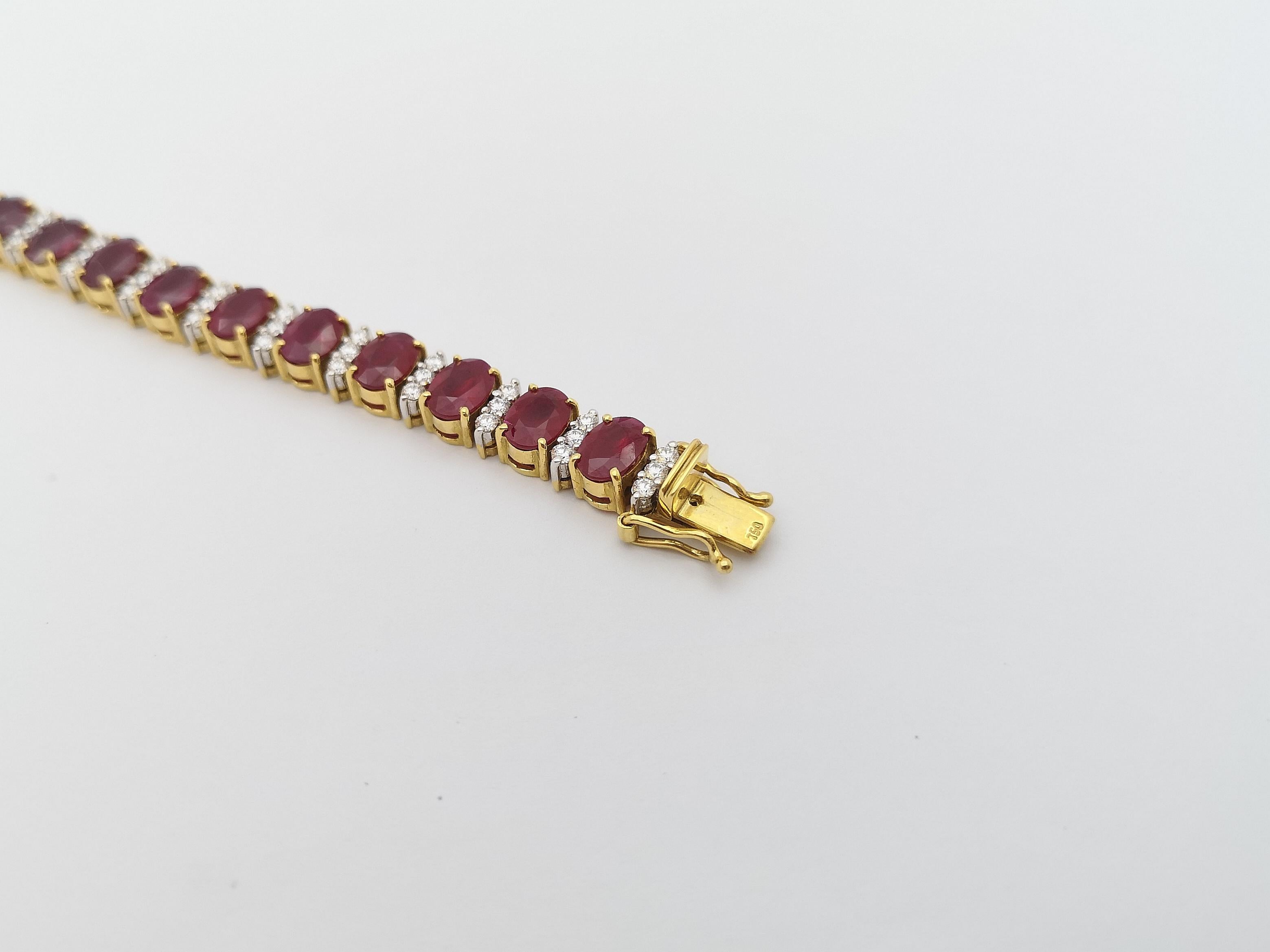 Ruby with Diamond Bracelet Set in 18 Karat Gold Setting For Sale 3