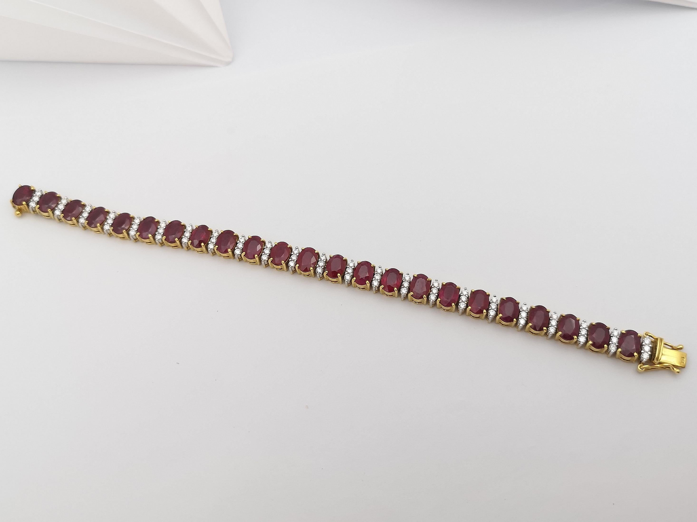 Ruby with Diamond Bracelet Set in 18 Karat Gold Setting For Sale 4