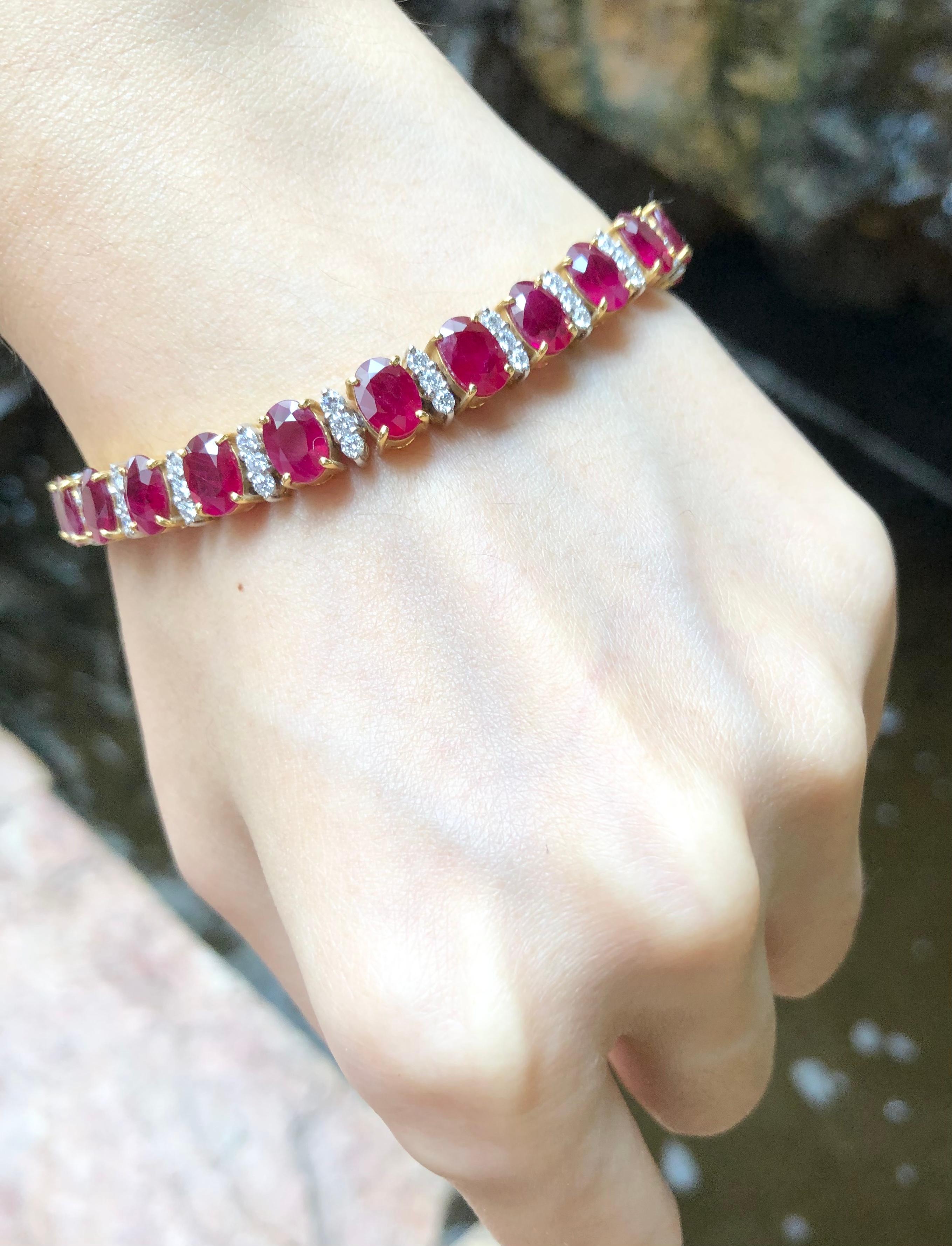 Ruby with Diamond Bracelet Set in 18 Karat Gold Setting For Sale 6