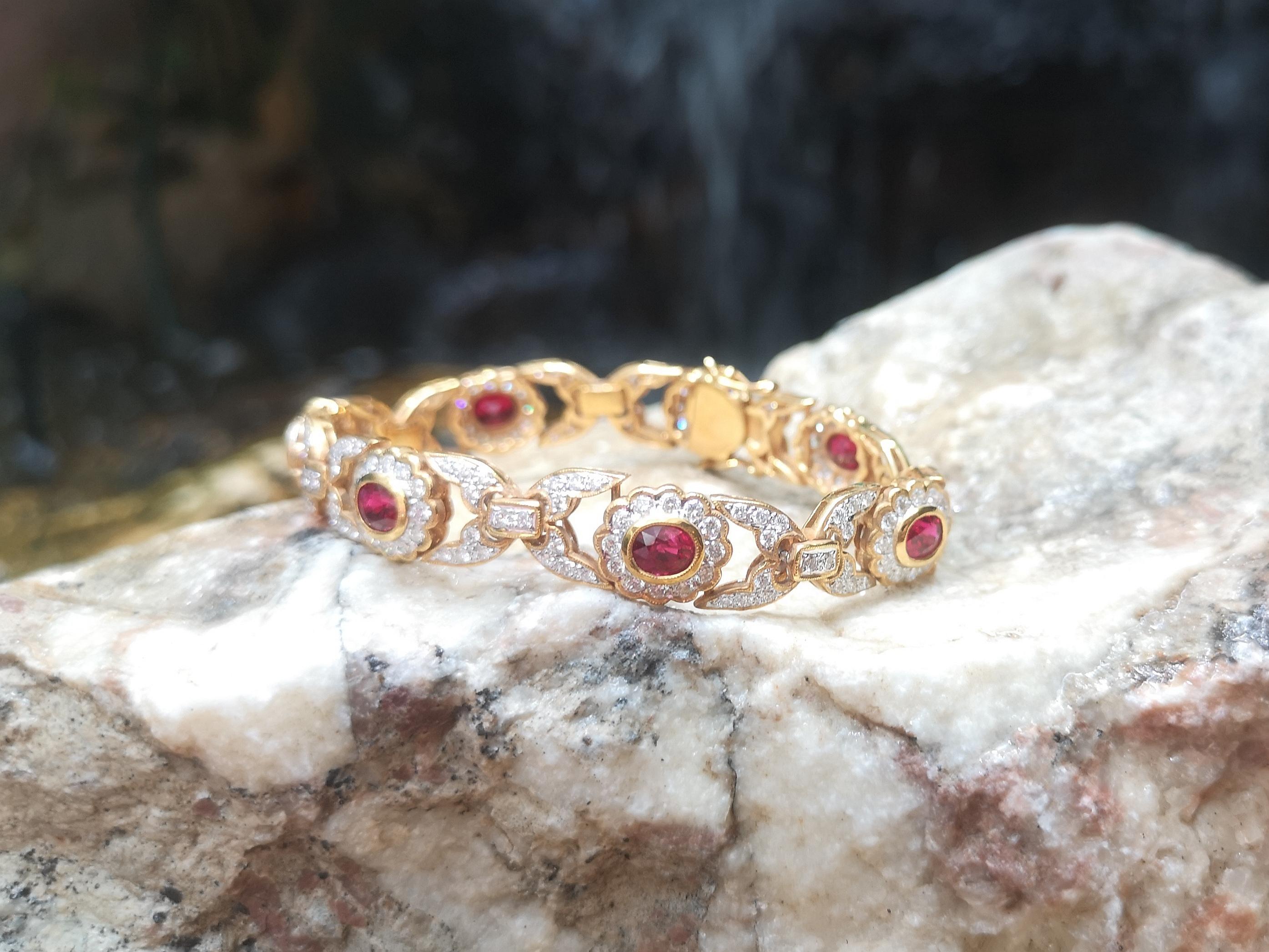 Ruby with Diamond Bracelet Set in 18 Karat Gold Settings In New Condition For Sale In Bangkok, TH