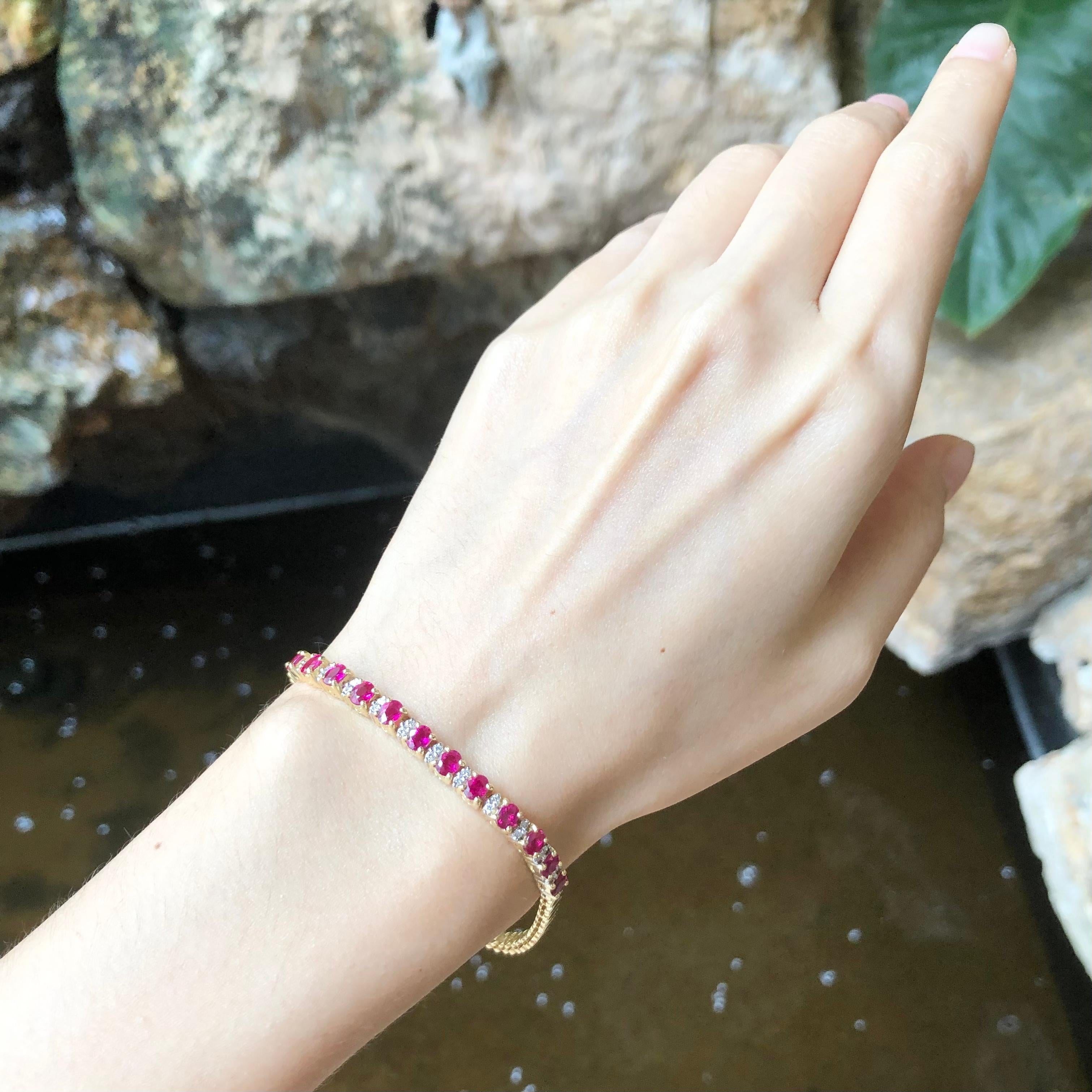 Ruby with Diamond Bracelet Set in 18 Karat Gold Settings For Sale 1