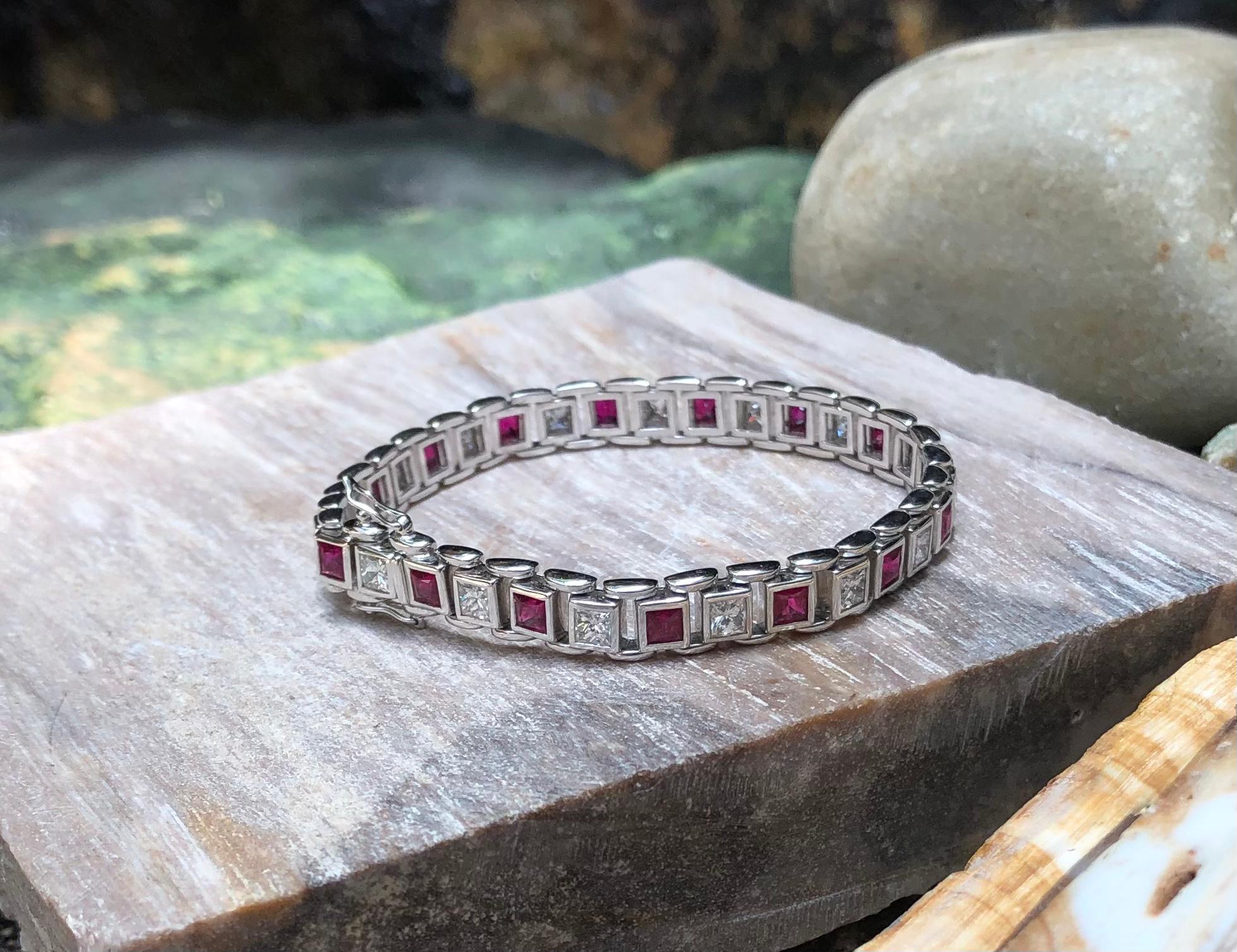 Ruby with Diamond Bracelet Set in 18 Karat White Gold Settings In New Condition For Sale In Bangkok, TH