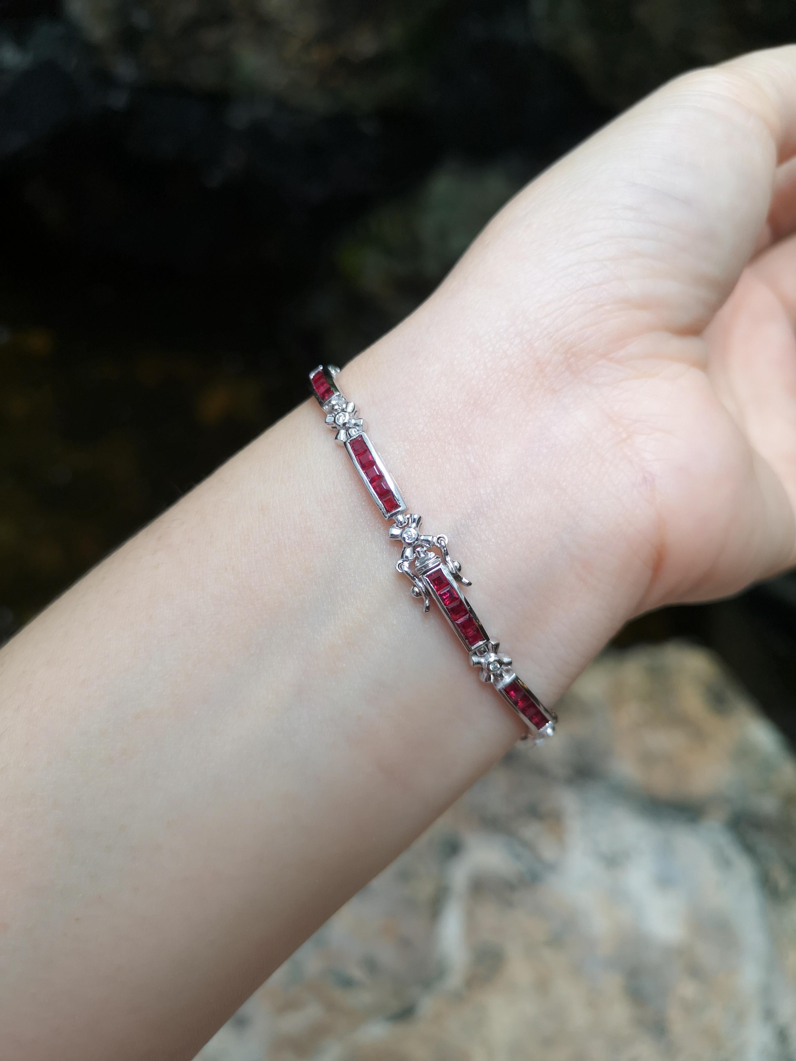 Ruby with Diamond Bracelet set in 18 Karat White Gold Settings In New Condition For Sale In Bangkok, TH