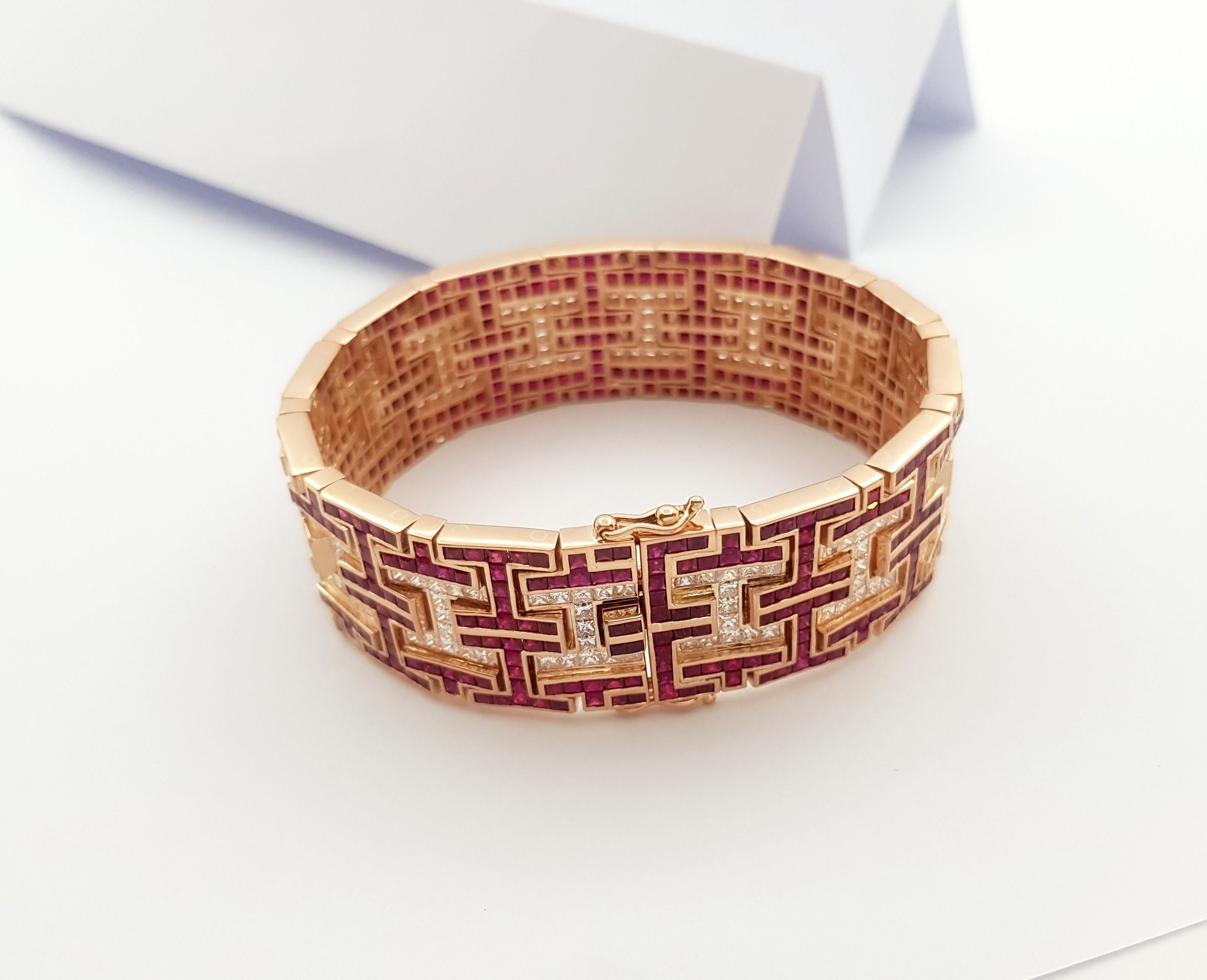 Pulsera de rubíes con diamantes engastada en oro rosa de 18 quilates en venta 3