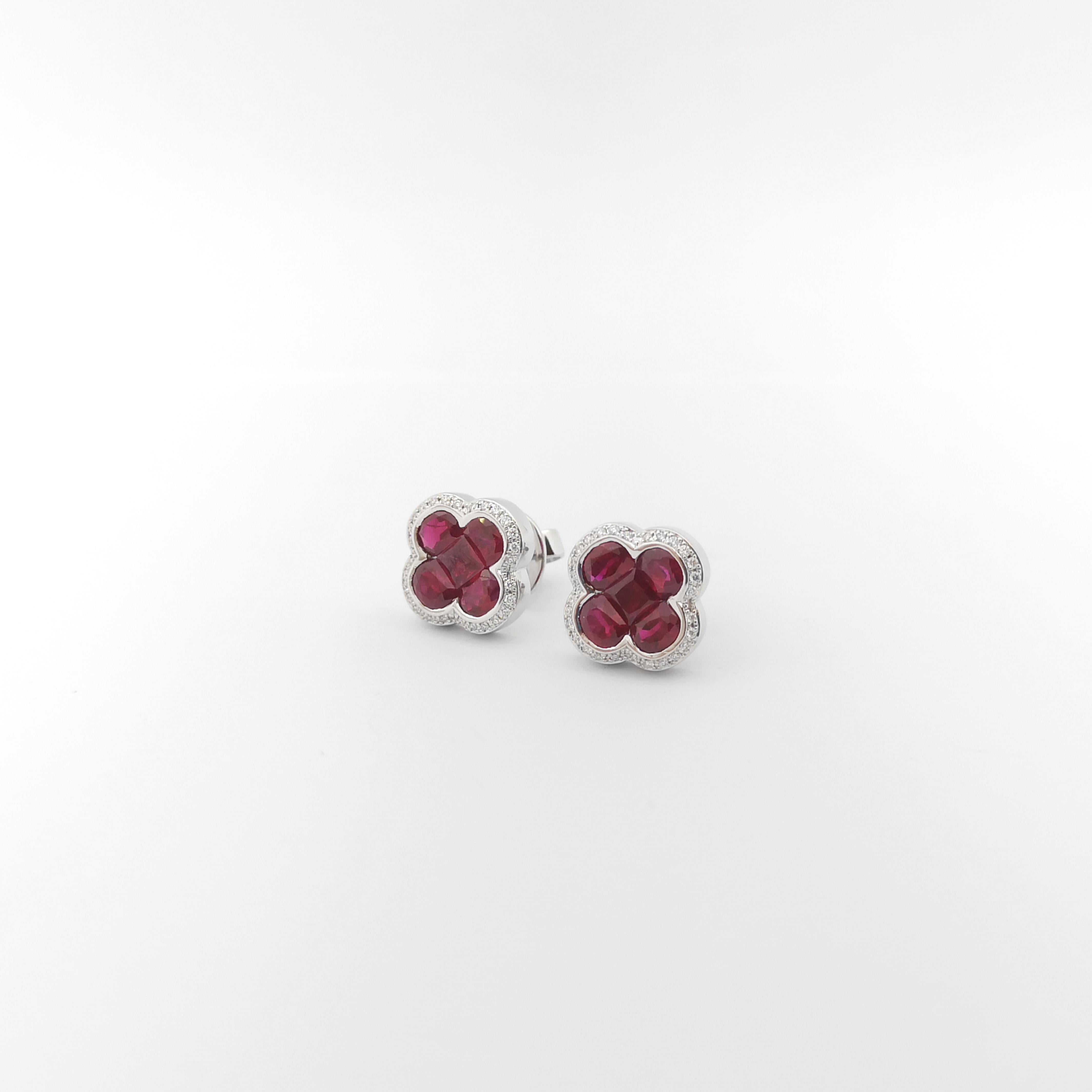 Ruby with Diamond Clover Earrings set in 18K White Gold Settings In New Condition For Sale In Bangkok, TH