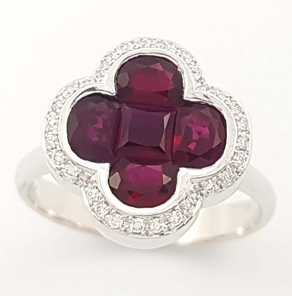 Ruby with Diamond Clover Ring set in 18K White Gold Settings For Sale 6