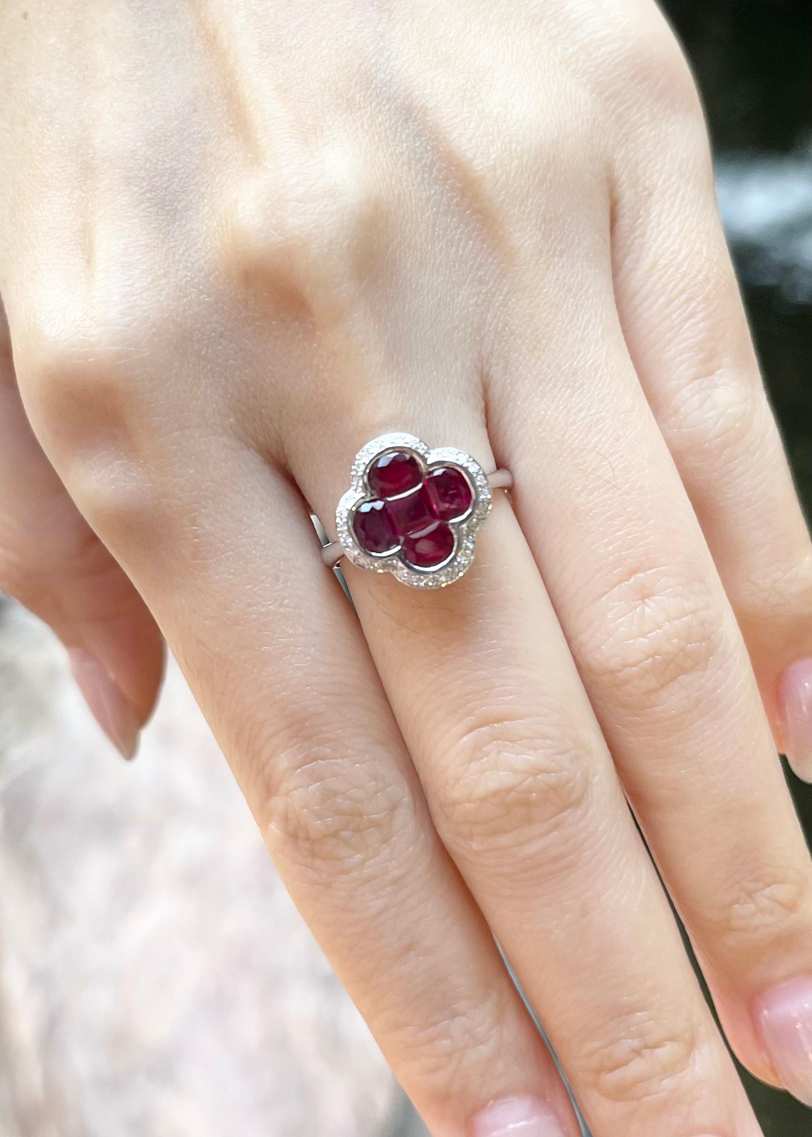 Mixed Cut Ruby with Diamond Clover Ring set in 18K White Gold Settings For Sale