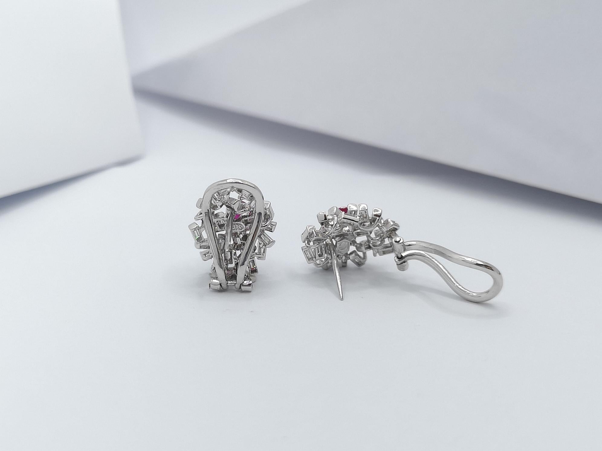 Rubin- und Diamant-Ohrringe aus 14 Karat Weißgold in Fassung im Angebot 1