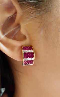 Pendientes de rubí con diamantes engastados en oro de 18 quilates