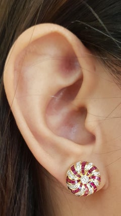Pendientes de rubí con diamantes engastados en oro de 18 quilates