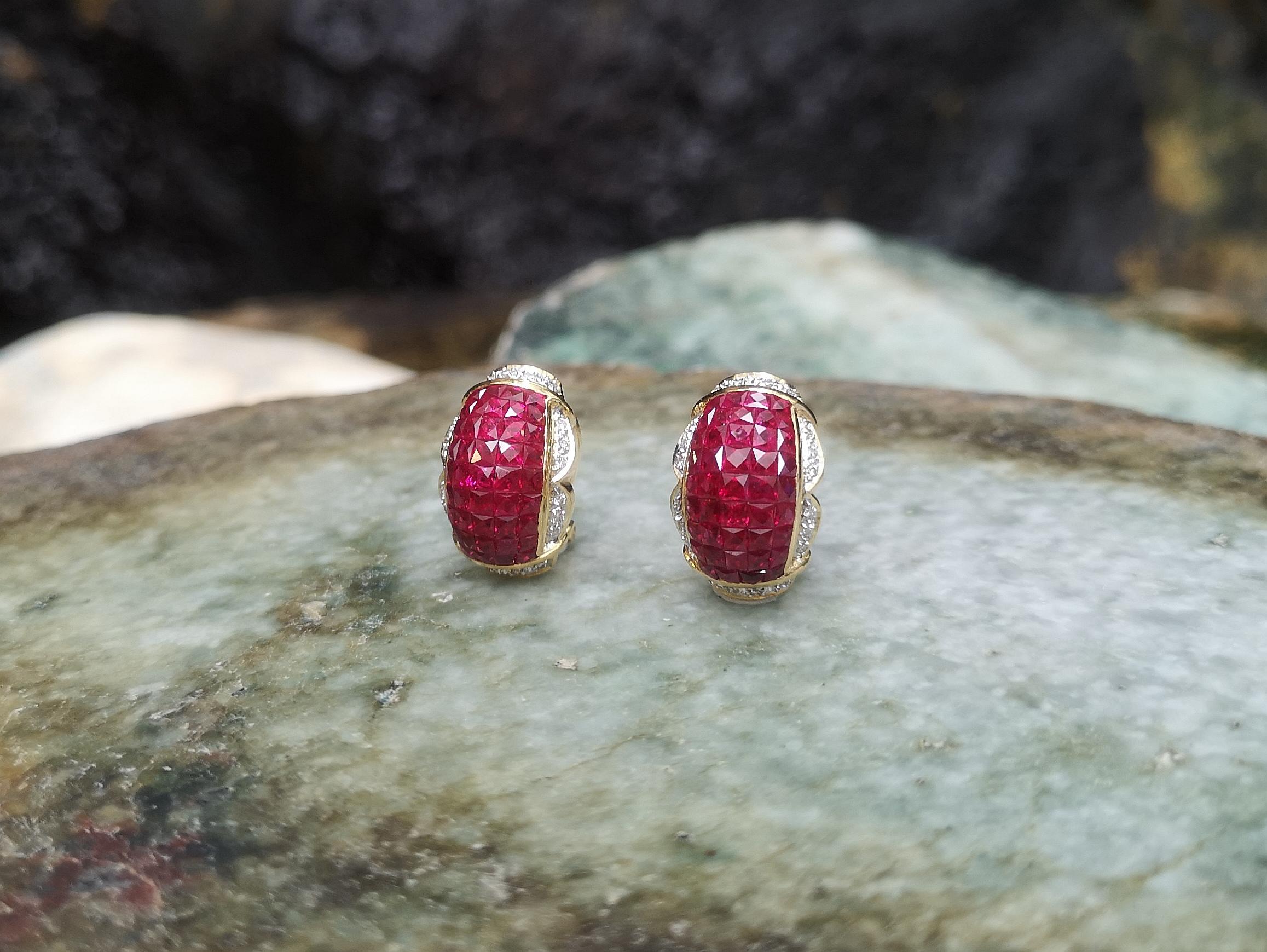 Ruby  with Diamond Earrings set in 18 Karat Gold Settings In New Condition For Sale In Bangkok, TH