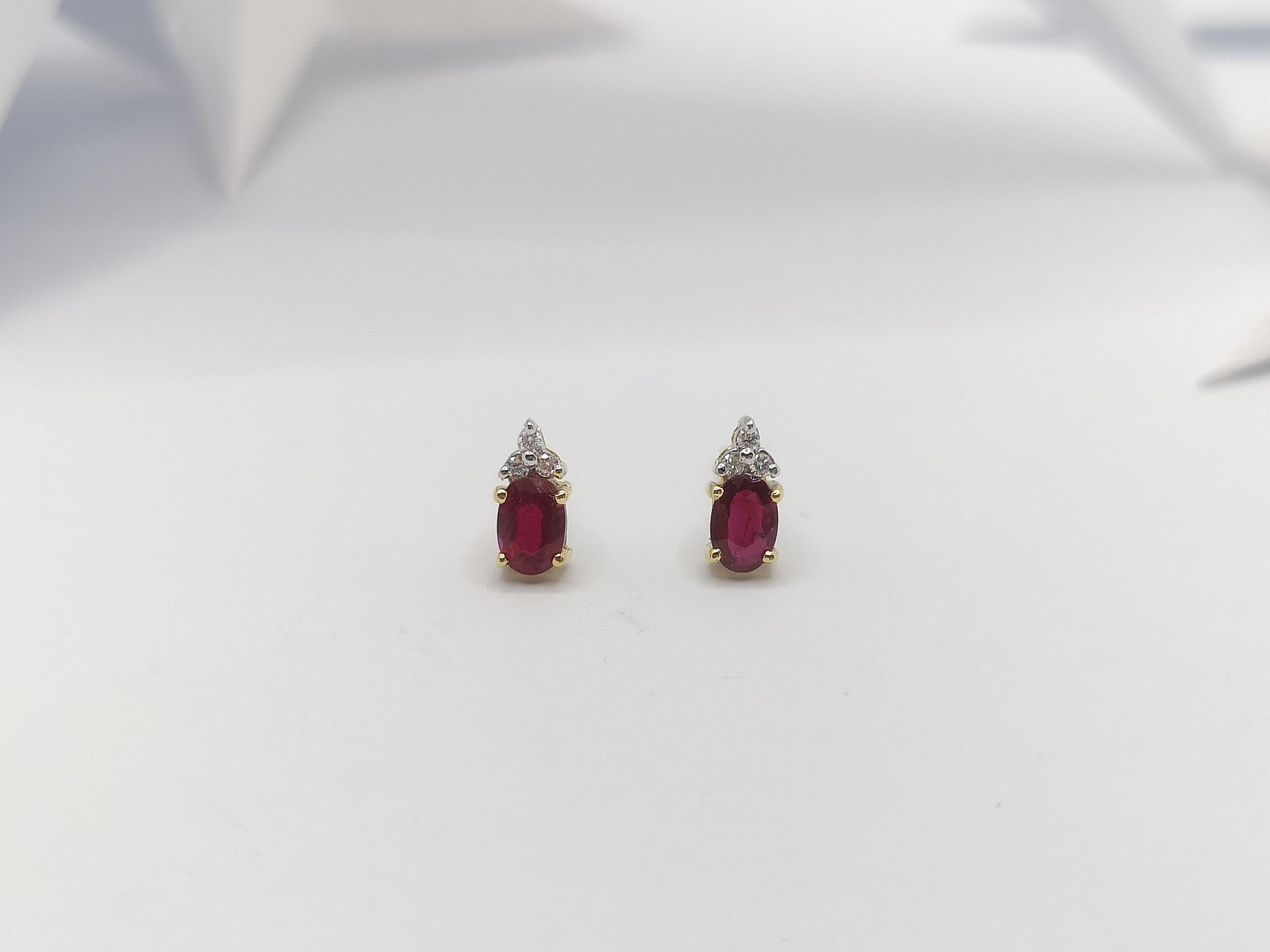 Ruby with Diamond  Earrings set in 18 Karat Gold Settings In New Condition For Sale In Bangkok, TH