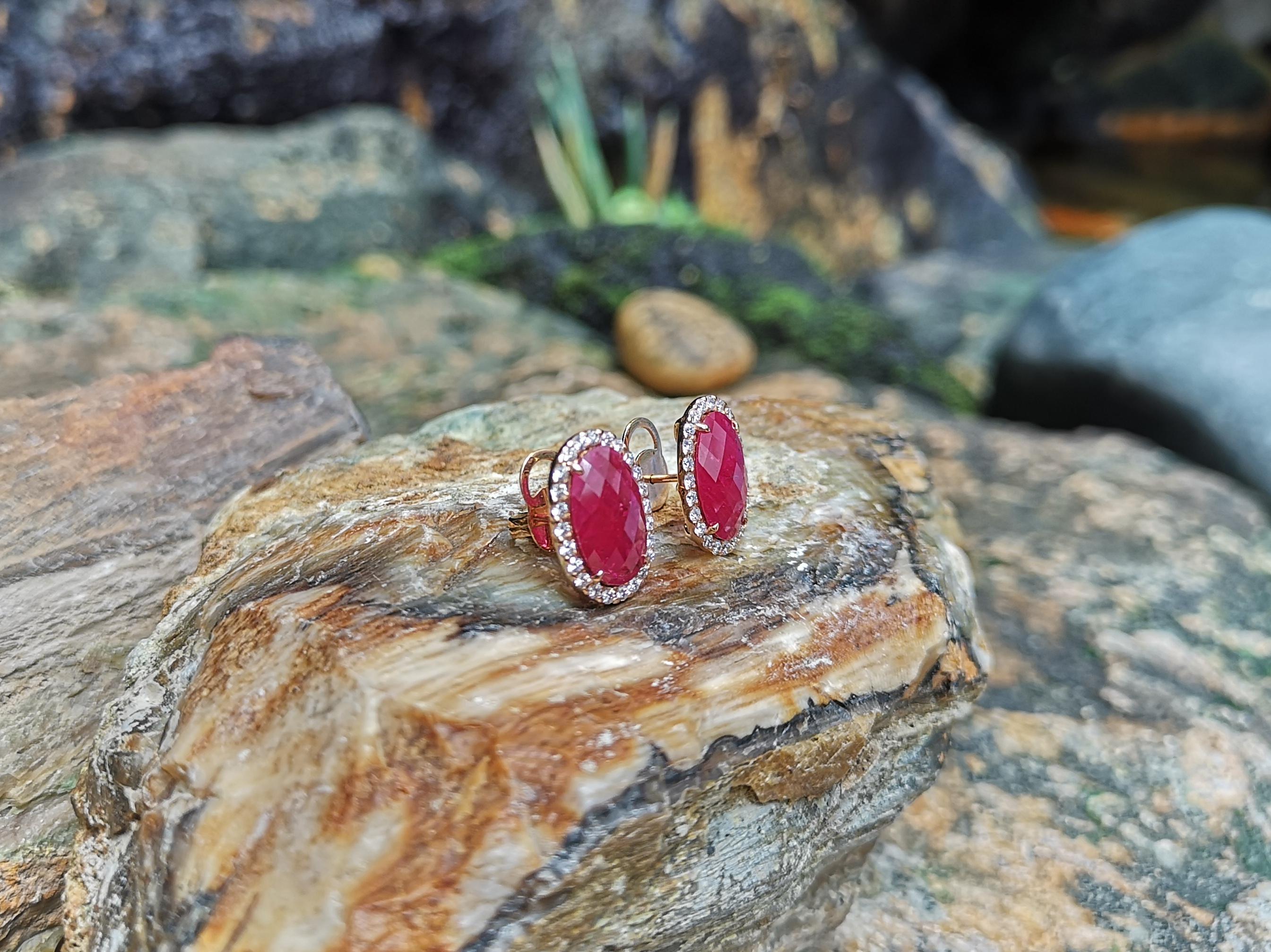 Ruby with Diamond Earrings Set in 18 Karat Rose Gold Settings In New Condition For Sale In Bangkok, TH