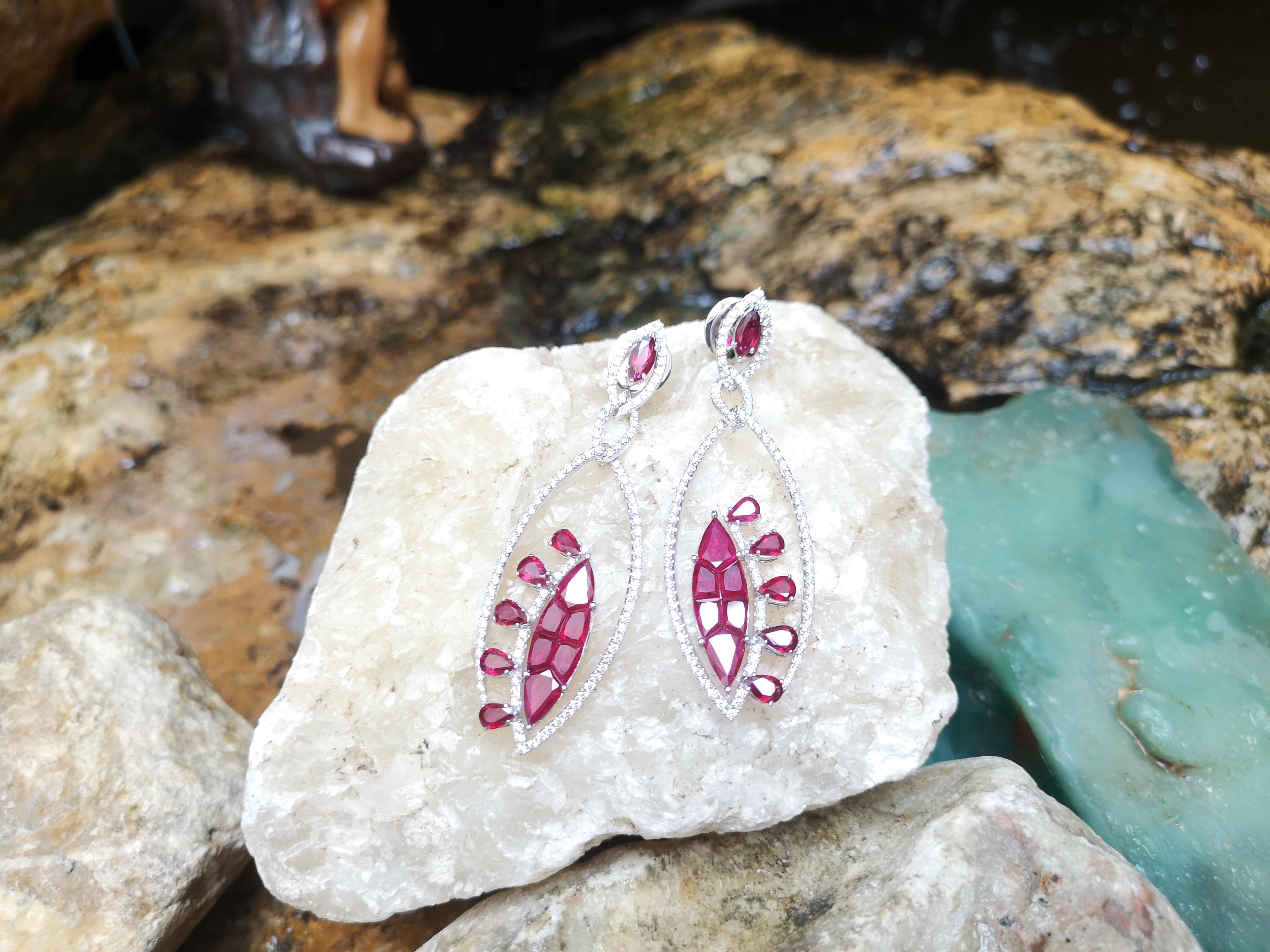 Ruby with Diamond Earrings Set in 18 Karat White Gold Settings In New Condition For Sale In Bangkok, TH