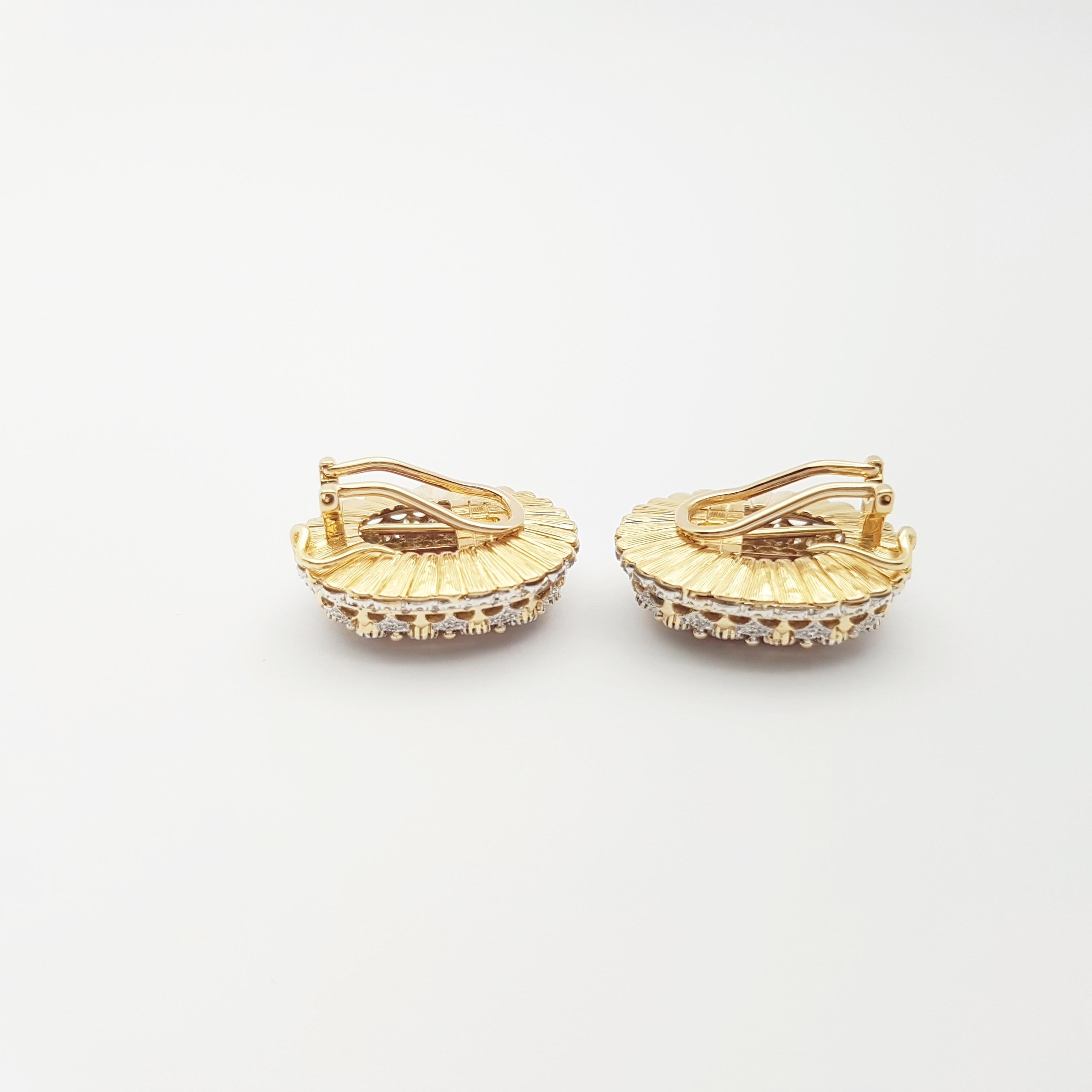 Orecchini di rubini e diamanti con montatura in oro 18K in vendita 4