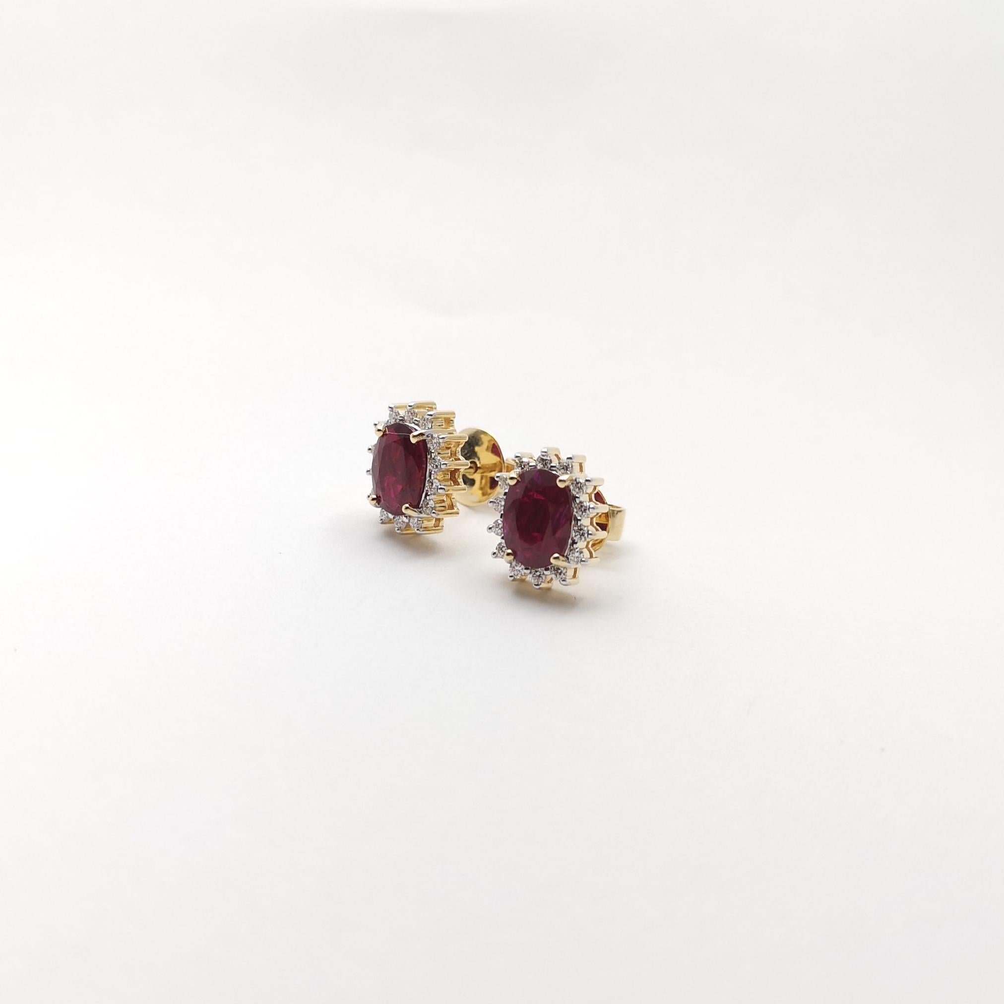 Rubin-Ohrringe mit Diamanten in 18 Karat Gold gefasst im Angebot 4