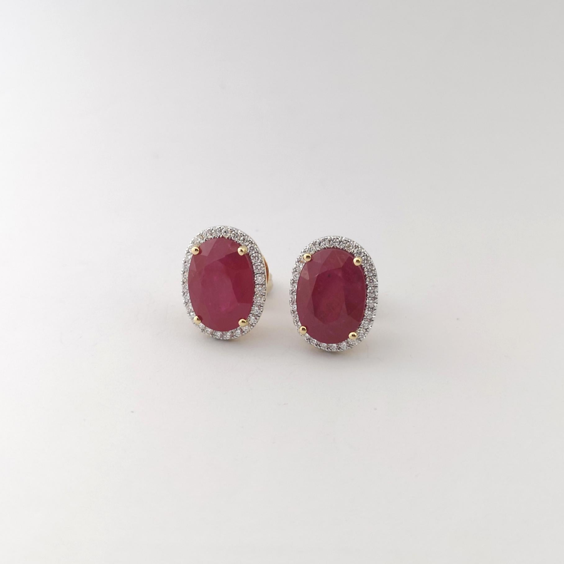 Rubin-Ohrringe mit Diamanten in 18 Karat Gold gefasst (Ovalschliff) im Angebot