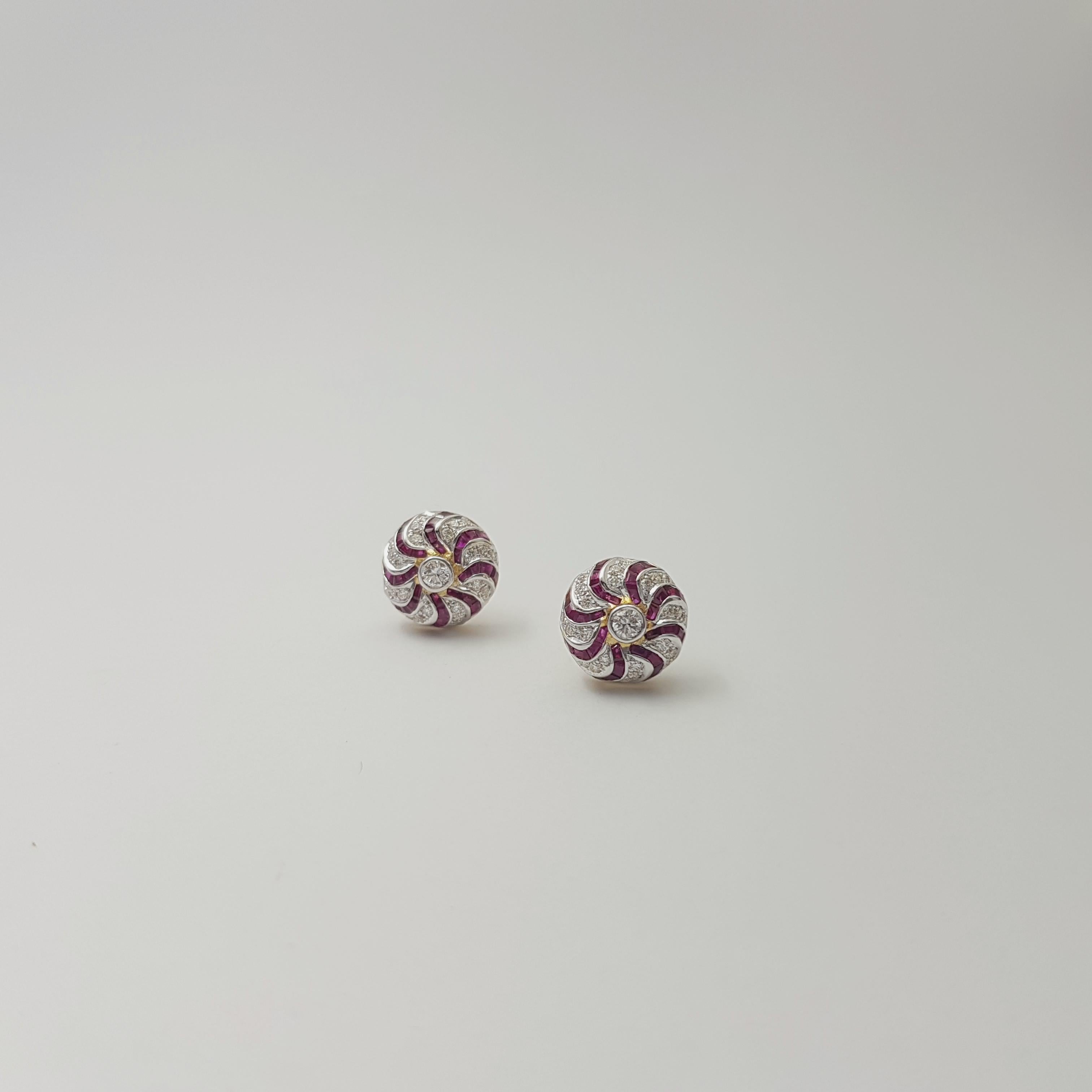 Taglio misto Orecchini di rubini e diamanti con montatura in oro 18K in vendita