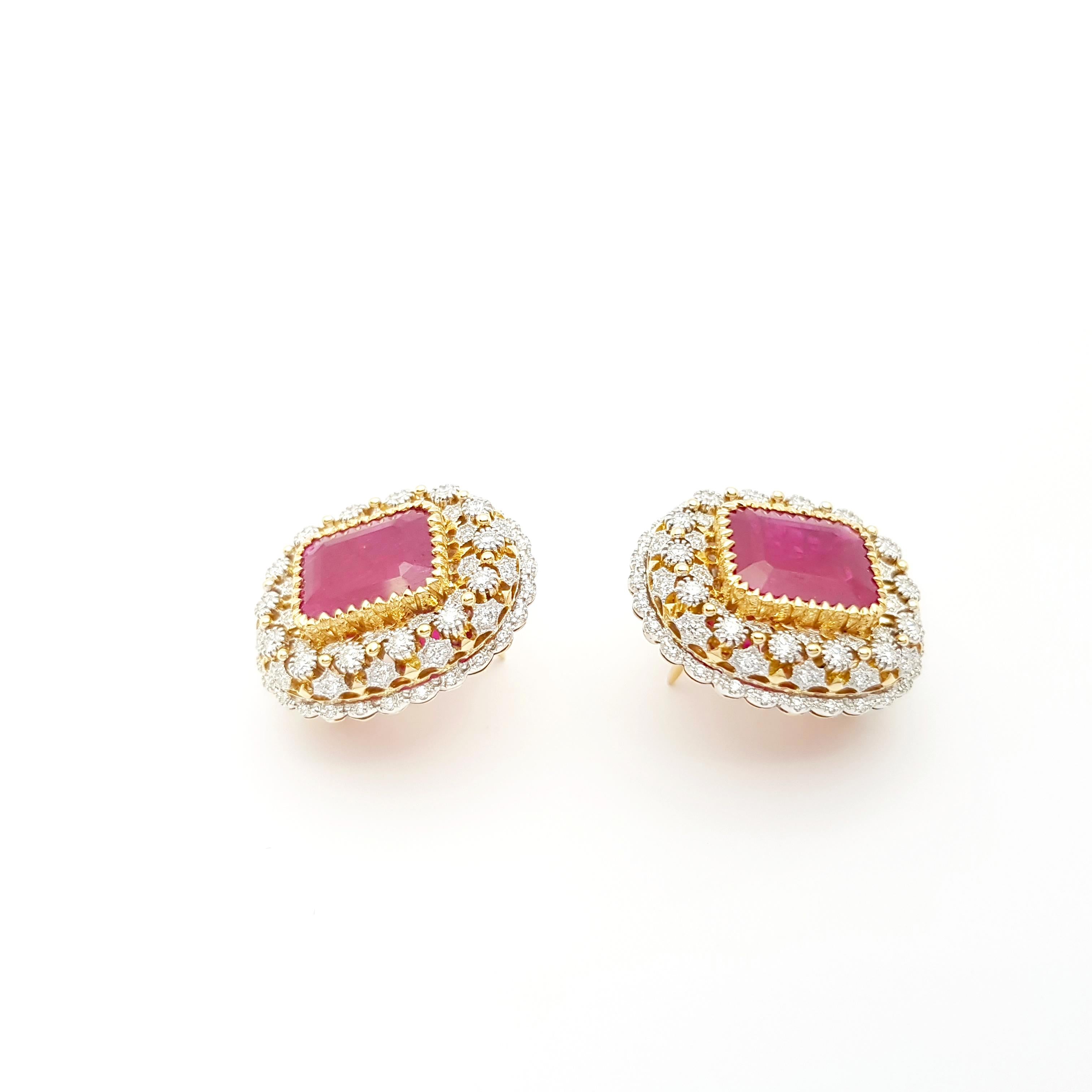 Orecchini di rubini e diamanti con montatura in oro 18K In condizioni Nuovo in vendita a Bangkok, TH