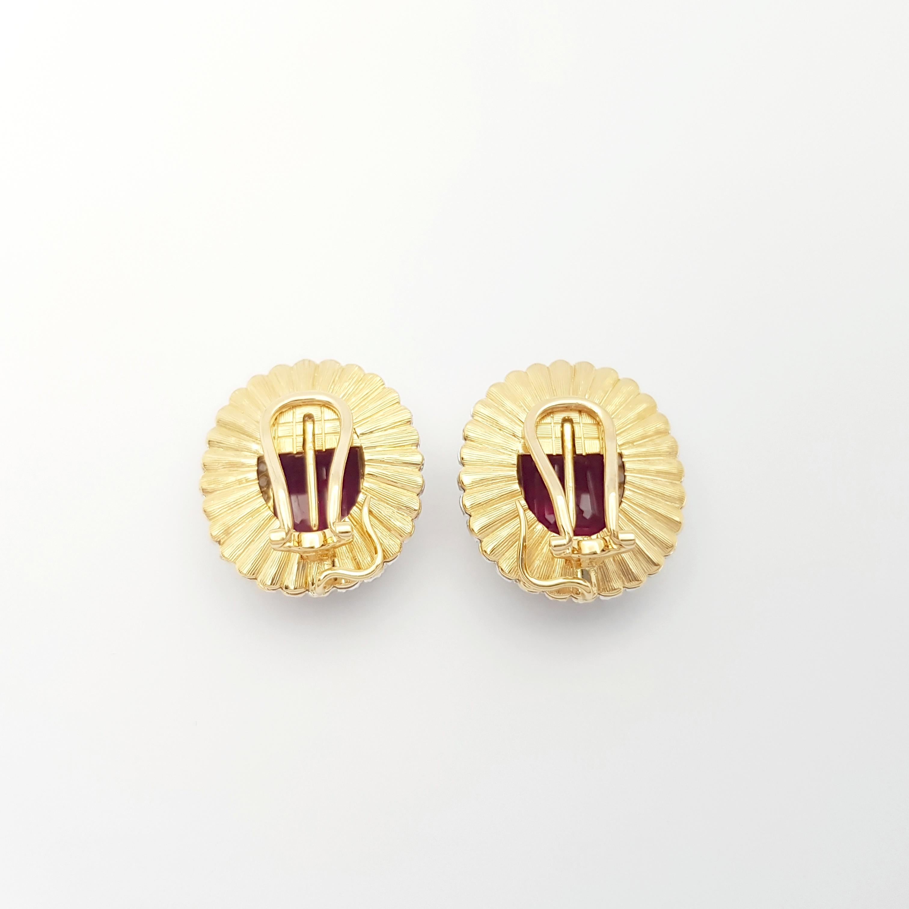 Donna Orecchini di rubini e diamanti con montatura in oro 18K in vendita