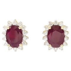 Rubin-Ohrringe mit Diamanten in 18 Karat Gold gefasst