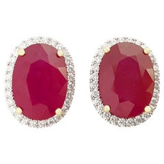 Rubin-Ohrringe mit Diamanten in 18 Karat Gold gefasst