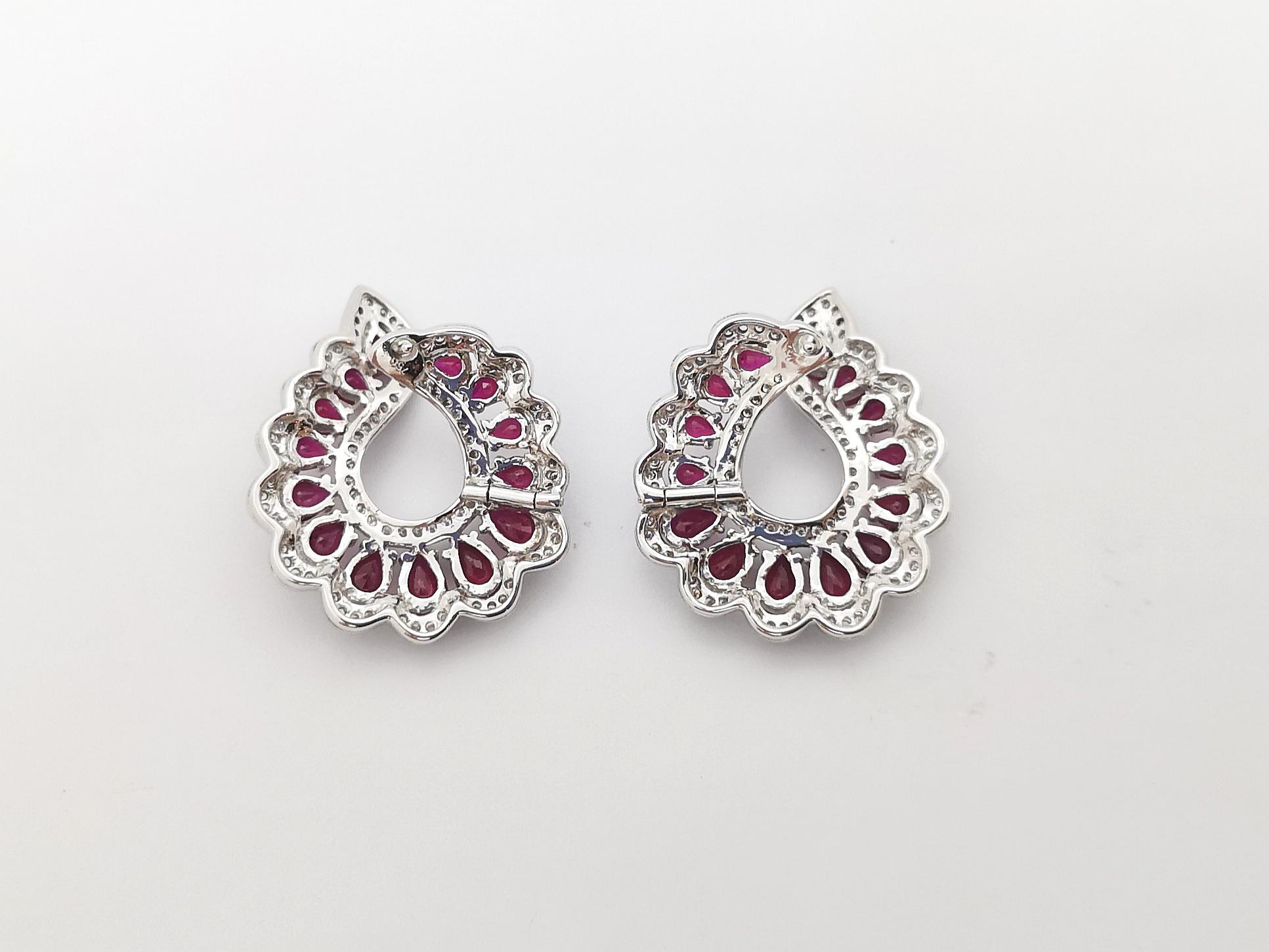 Ruby with Diamond Earrings Set in 18k White Gold Settings In New Condition For Sale In Bangkok, TH