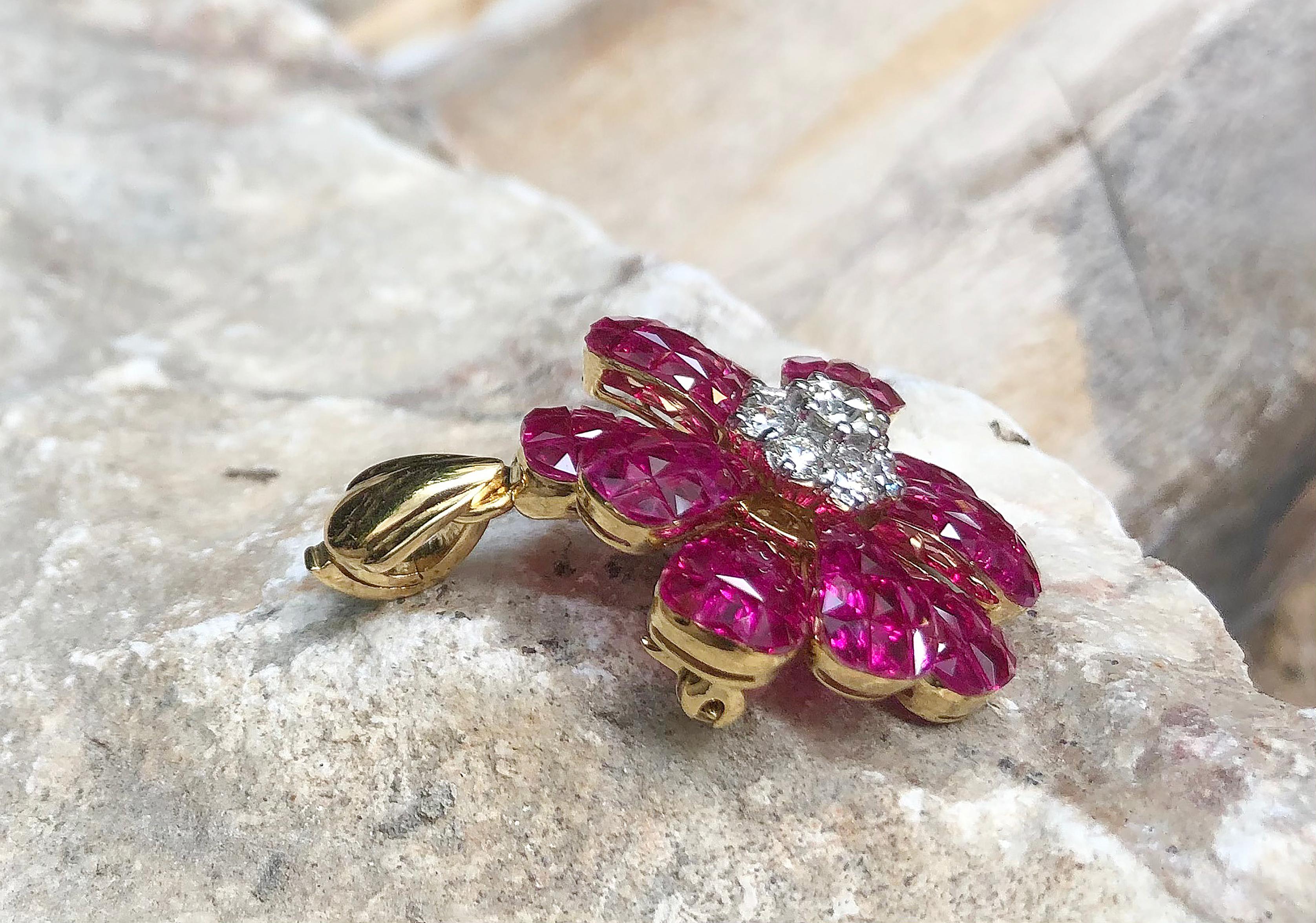 Square Cut Ruby with Diamond Flower Brooch/Pendant Set in 18 Karat Gold Settings For Sale