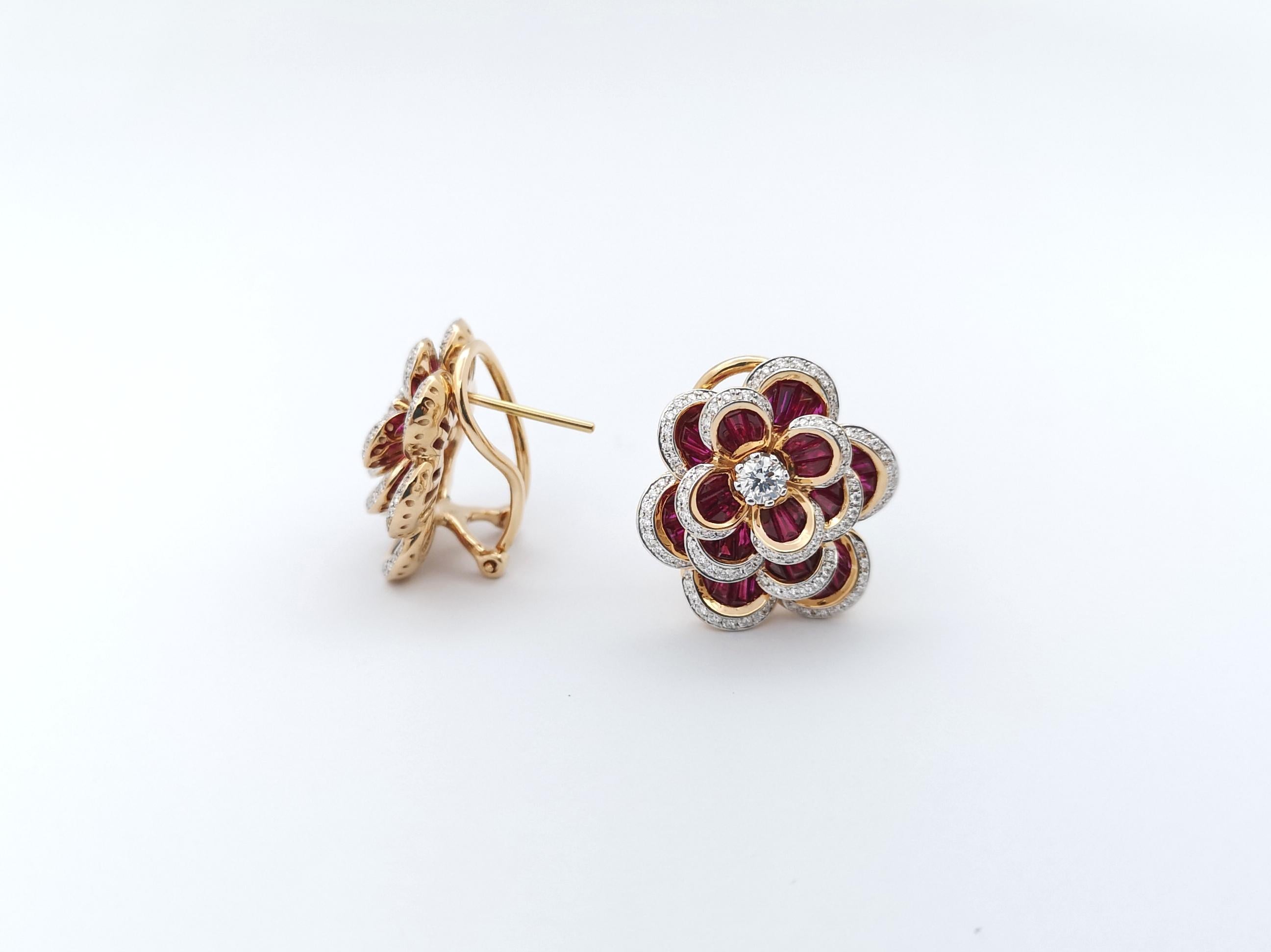 Ruby with Diamond Flower Earrings set in 18 Karat Rose Gold Settings In New Condition For Sale In Bangkok, TH