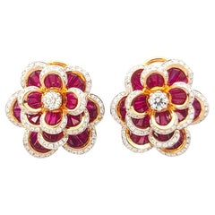 Rubin- und Diamant-Blumen-Ohrringe aus 18 Karat Roségold in Fassungen