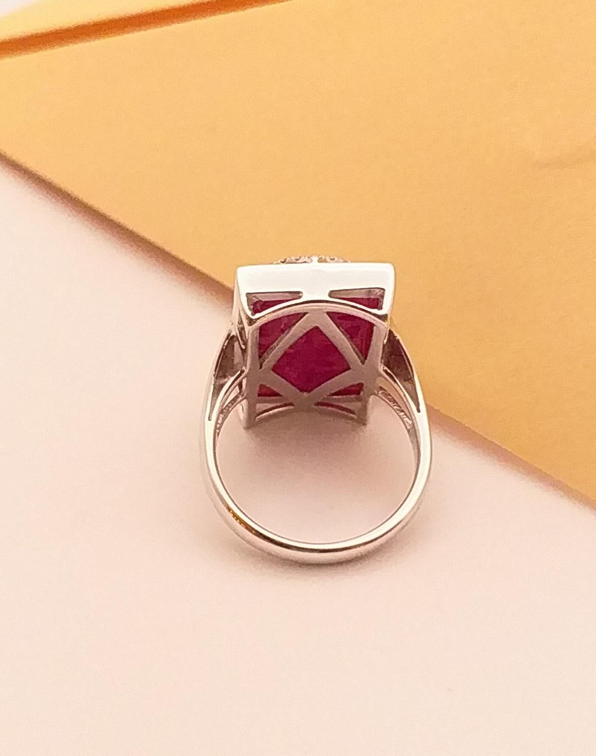 Ruby with Diamond Flower Motif Ring Set in 18 Karat White Gold Settings For Sale 5