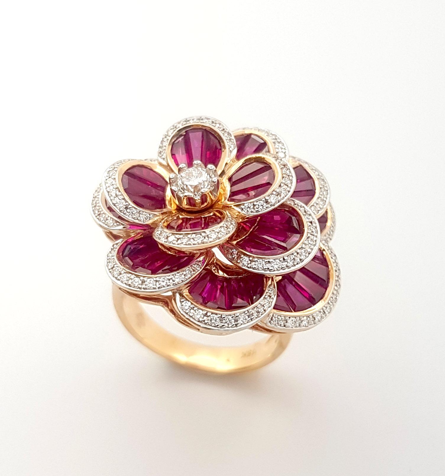 Ruby with Diamond Flower Ring set in 18K Rose Gold Settings For Sale 2