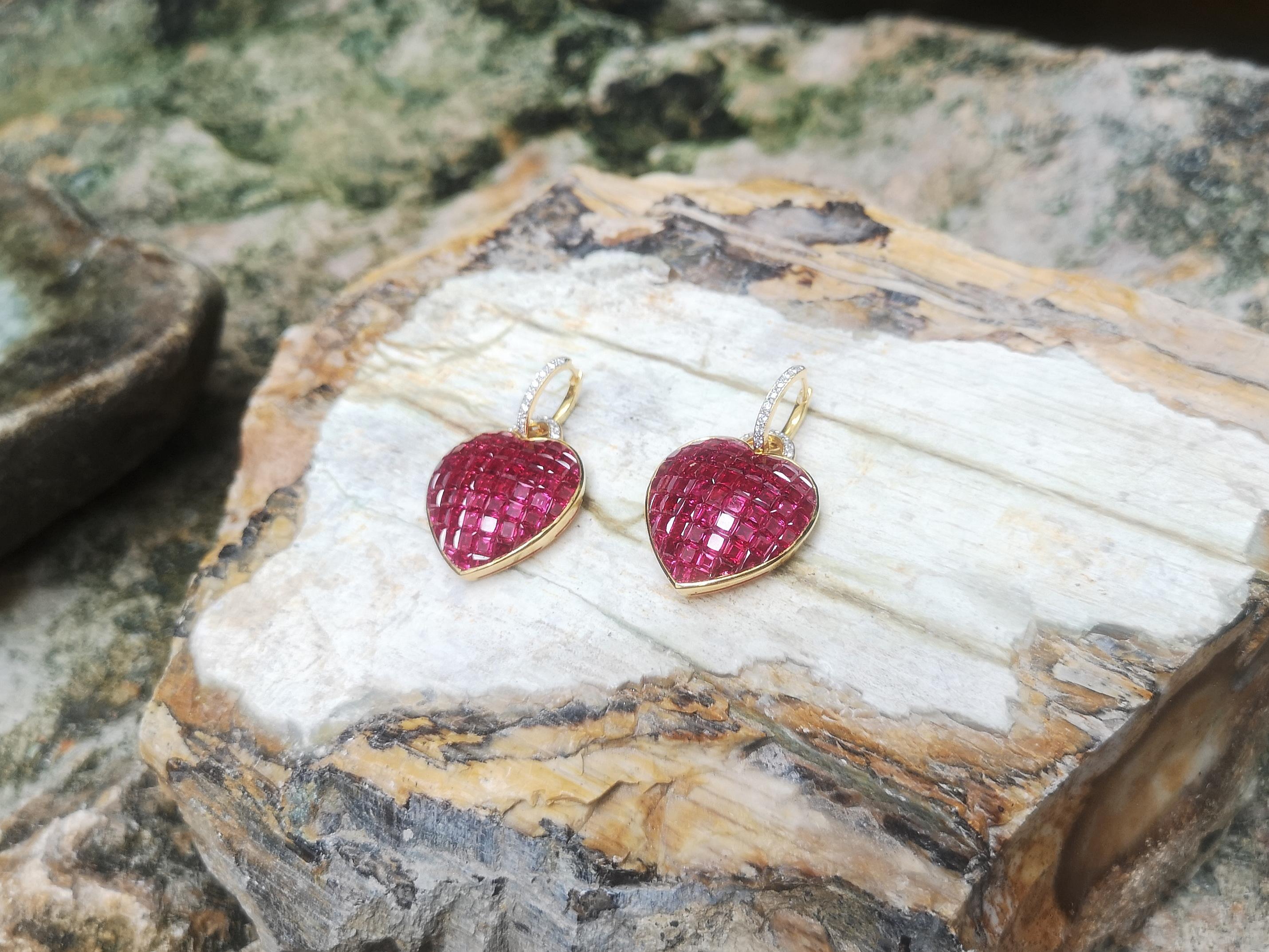 Ruby with Diamond Heart Earrings Set in 18 Karat Gold Settings In New Condition For Sale In Bangkok, TH