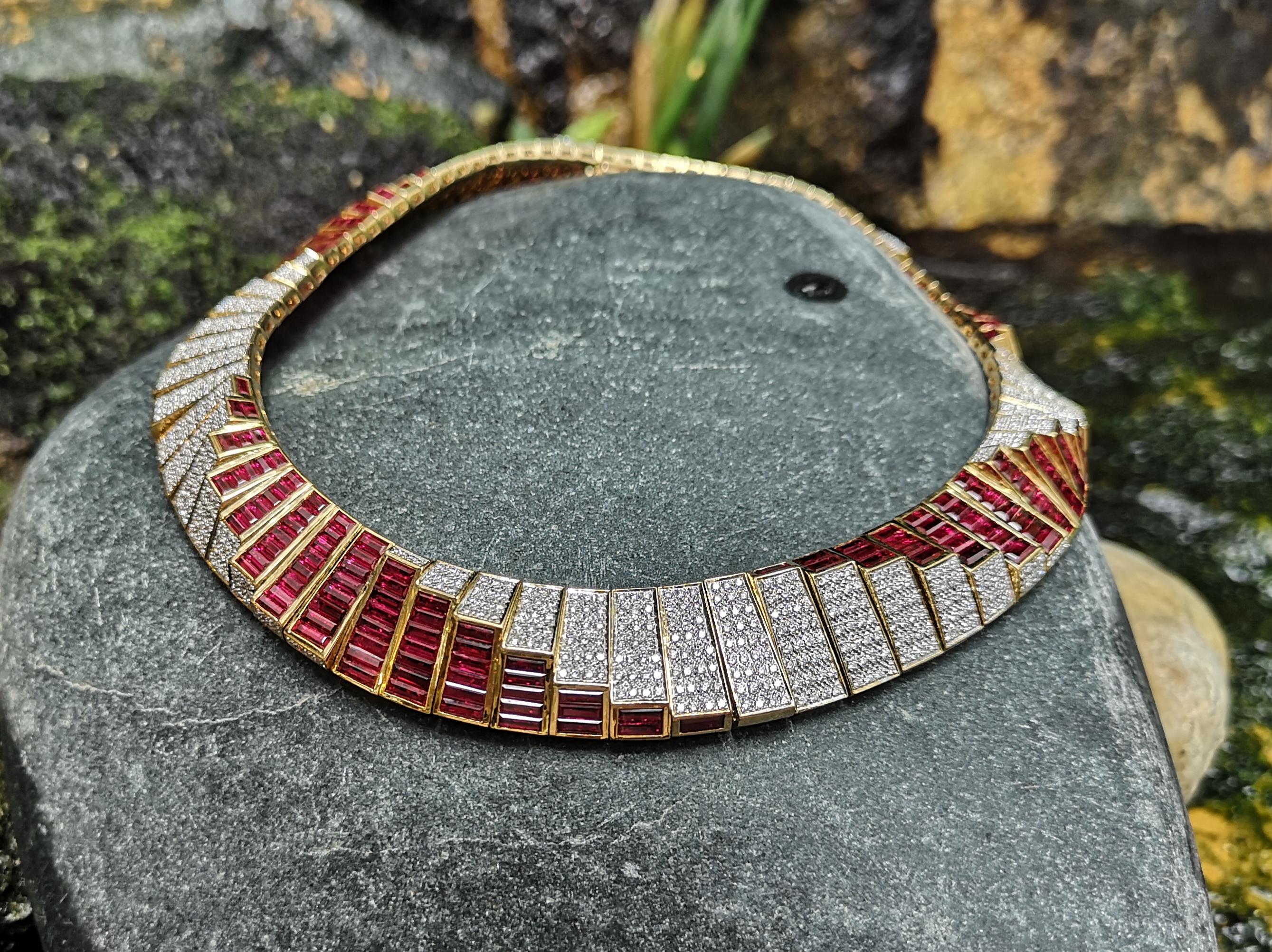 Rubin mit Diamant-Halskette in 18 Karat Goldfassung im Angebot 1