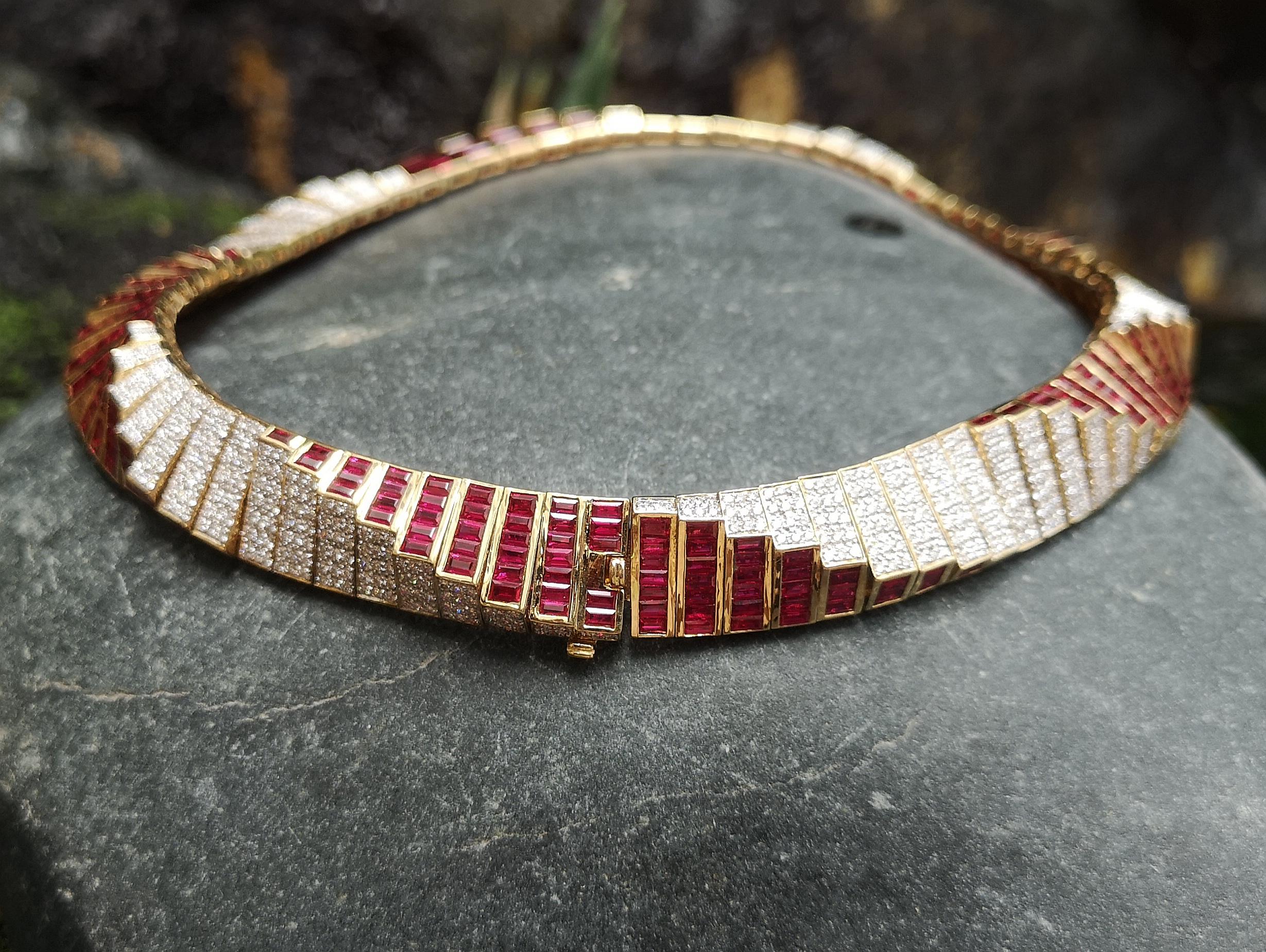Collar de Rubí con Diamantes engarzado en Oro de 18 Kilates en venta 3