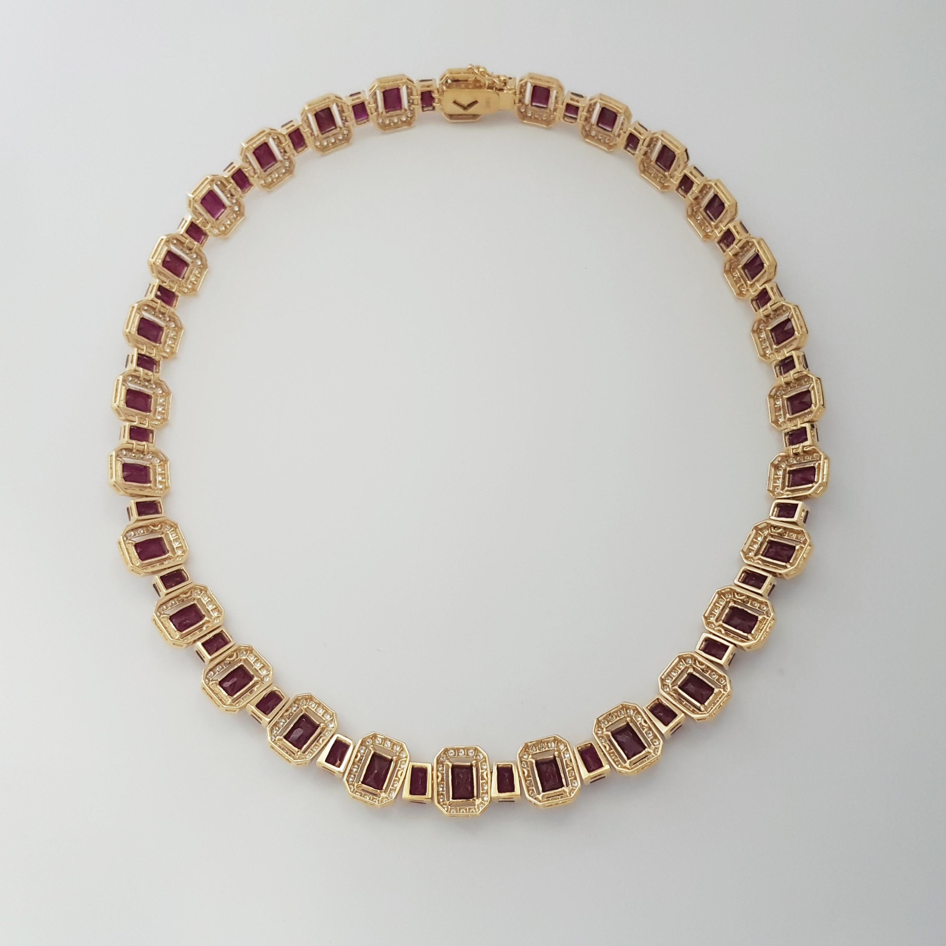 Ruby with Diamond Necklace set in 18K Gold Settings In New Condition For Sale In Bangkok, TH