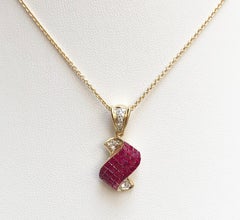 Rubin mit Diamant-Anhänger in 18 Karat Goldfassung gefasst