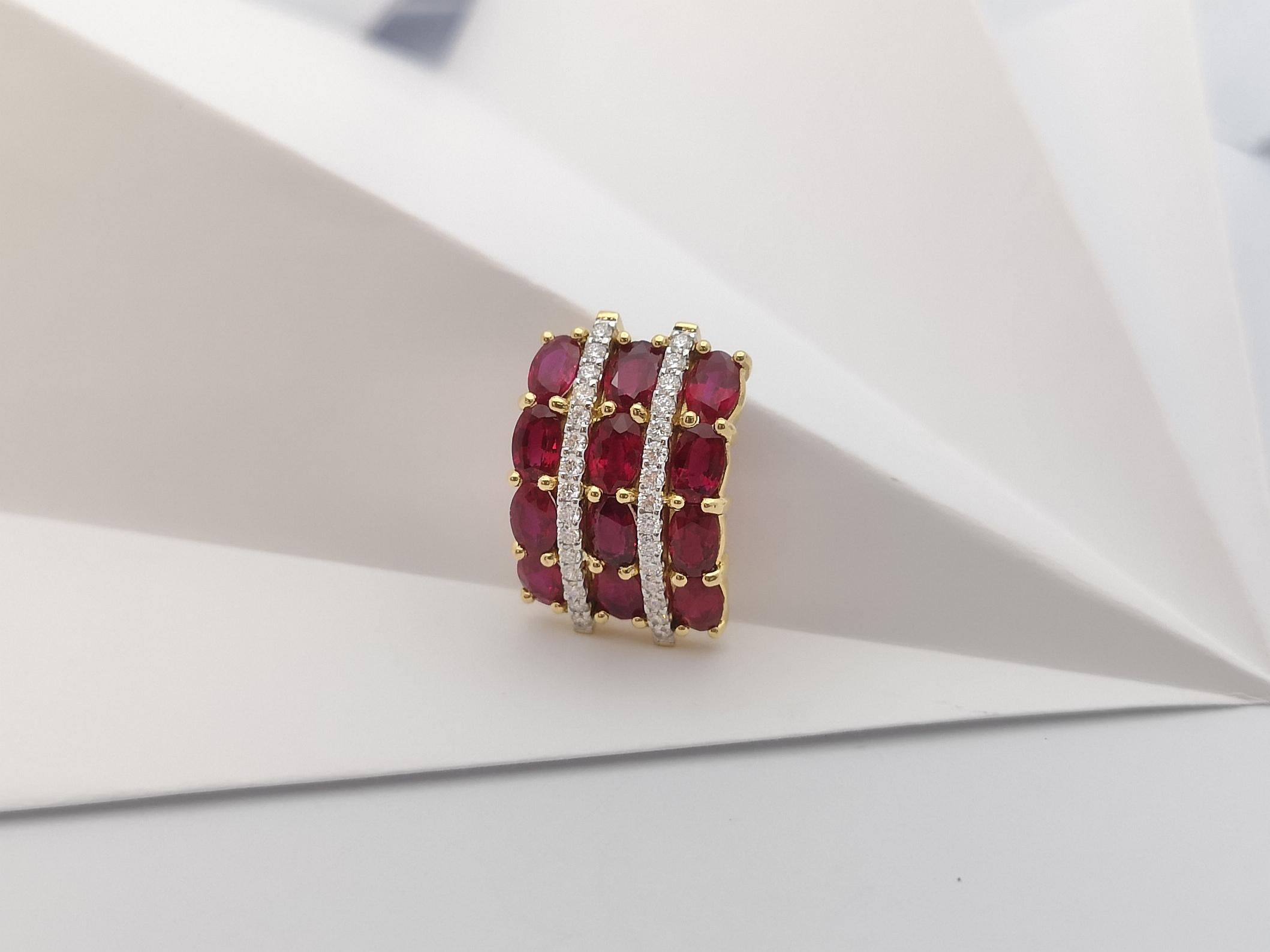 Ruby with Diamond Pendant Set in 18 Karat Gold Settings In New Condition For Sale In Bangkok, TH