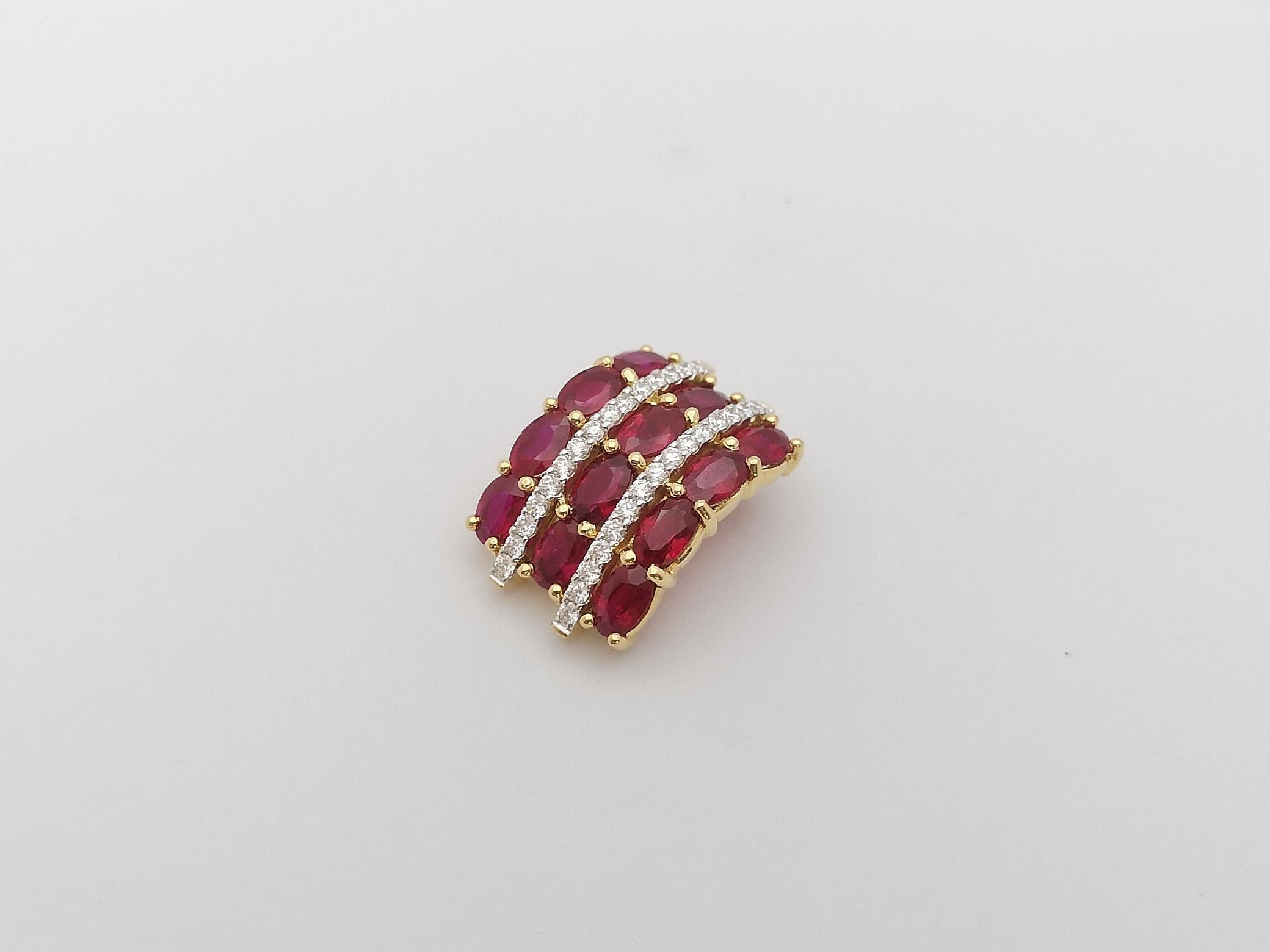 Ruby with Diamond Pendant Set in 18 Karat Gold Settings For Sale 3